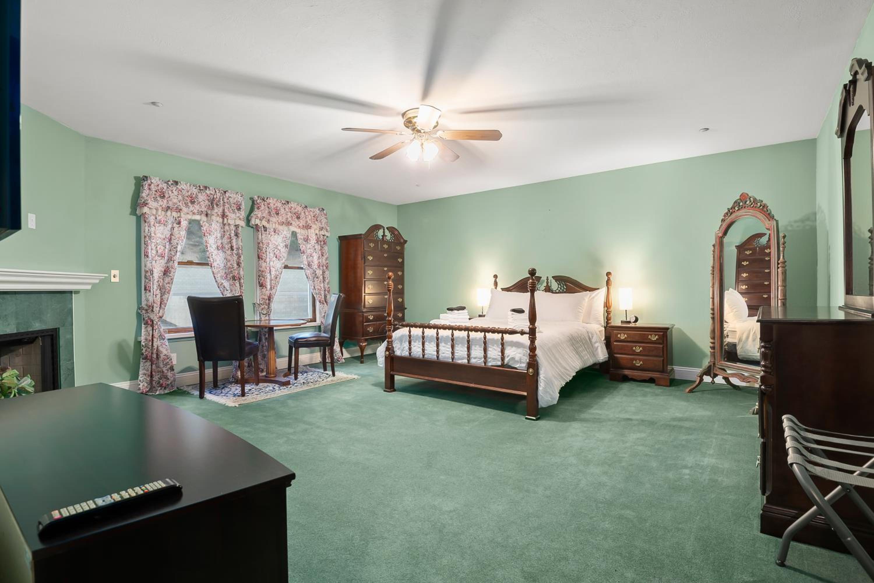 Mountain High Luxury Castle &Spa