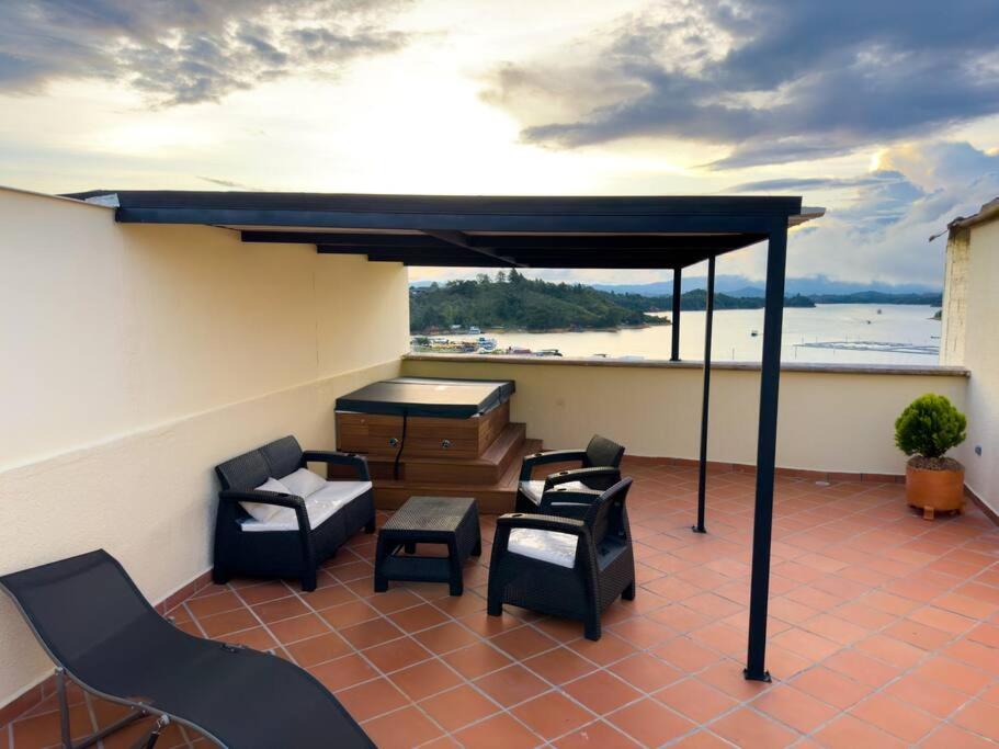Apartamento 404 - Terraza con Jacuzzi - 3 Habitaciones - Rentas Cortas Gerencial