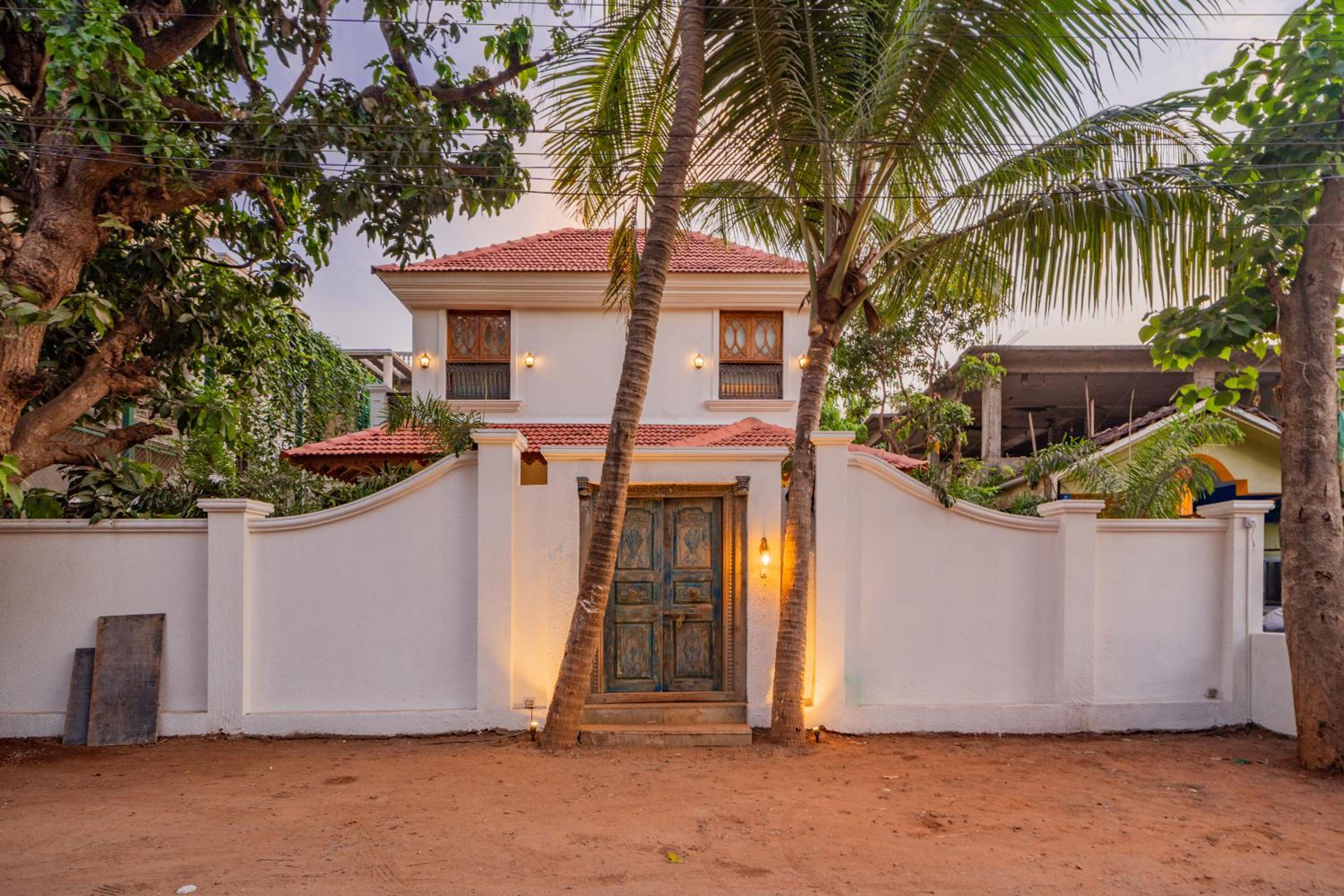 ELIVAAS 4 BHK with Pvt Pool & Media Room - Samukha by Aranayam view 5
