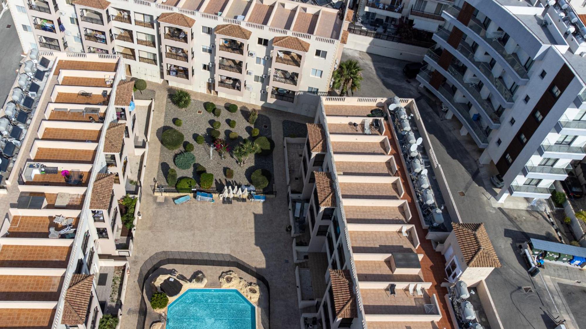 Royal Seacrest Crown-Jewel, 2B, Pools, Sea, Center