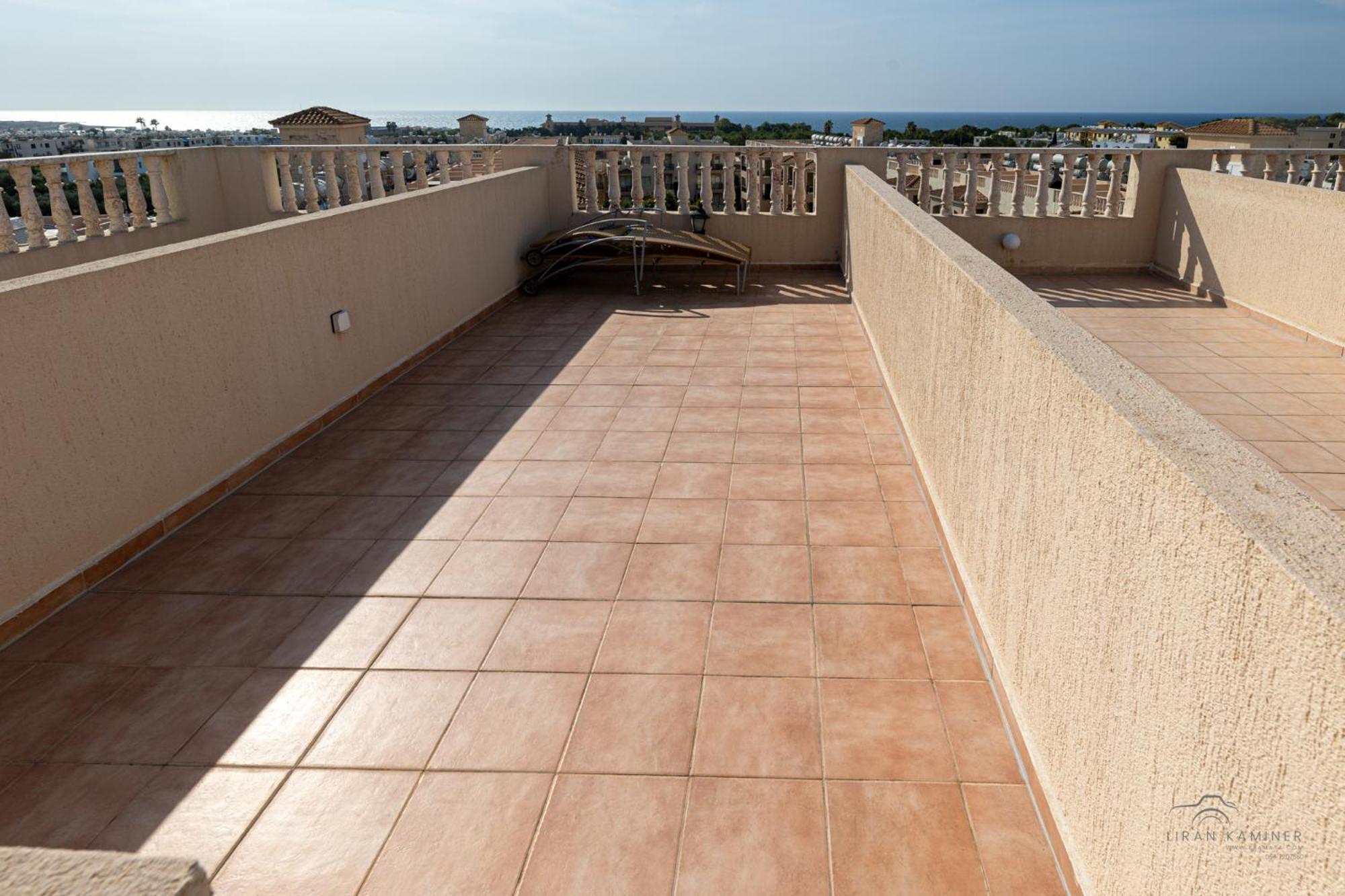 Royal Seacrest Crown-Jewel, 2B, Pools, Sea, Center