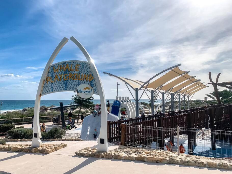 The Retreat on Nautilus ~ walk to beach