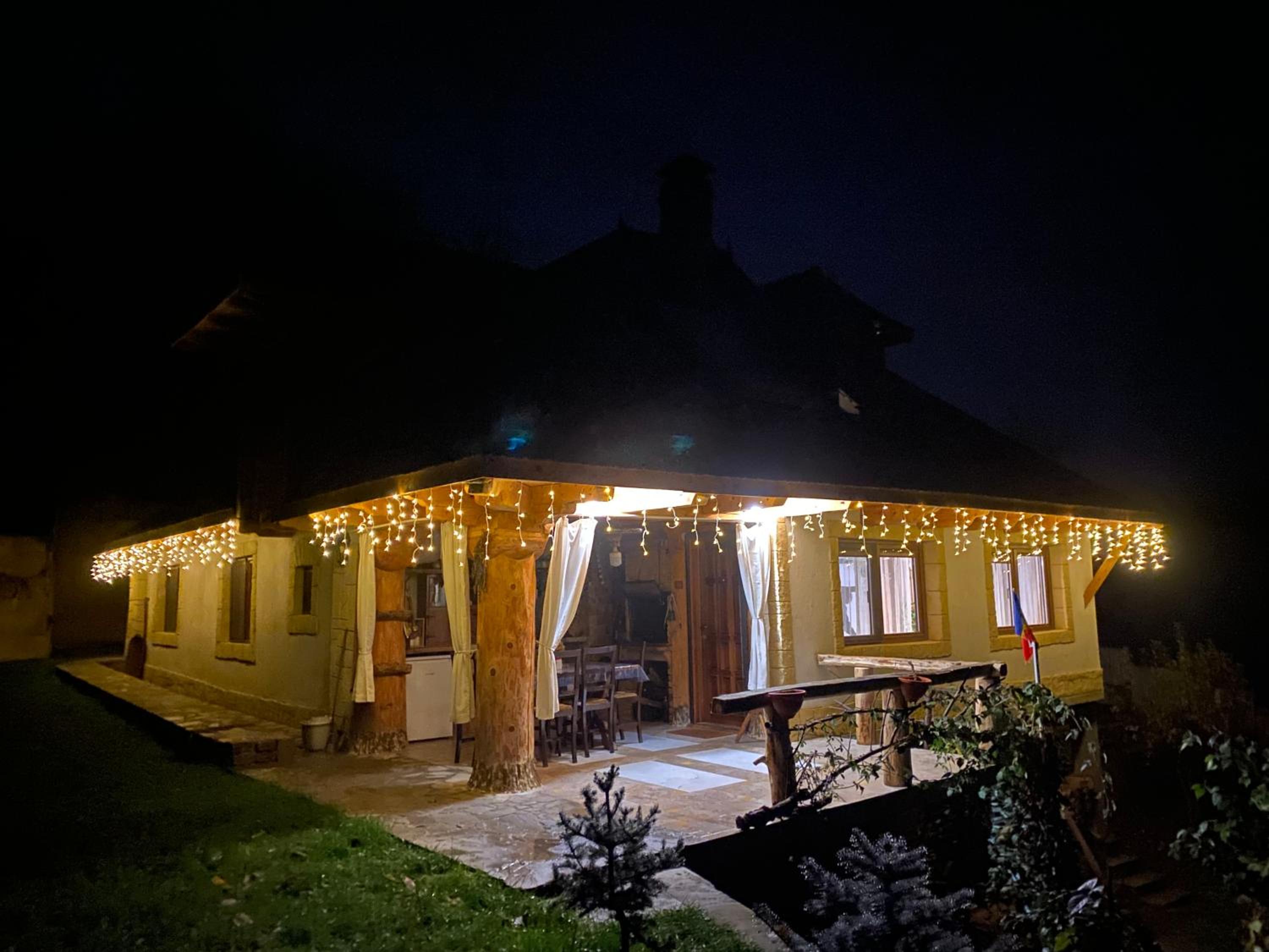 Casa cu șindrilă