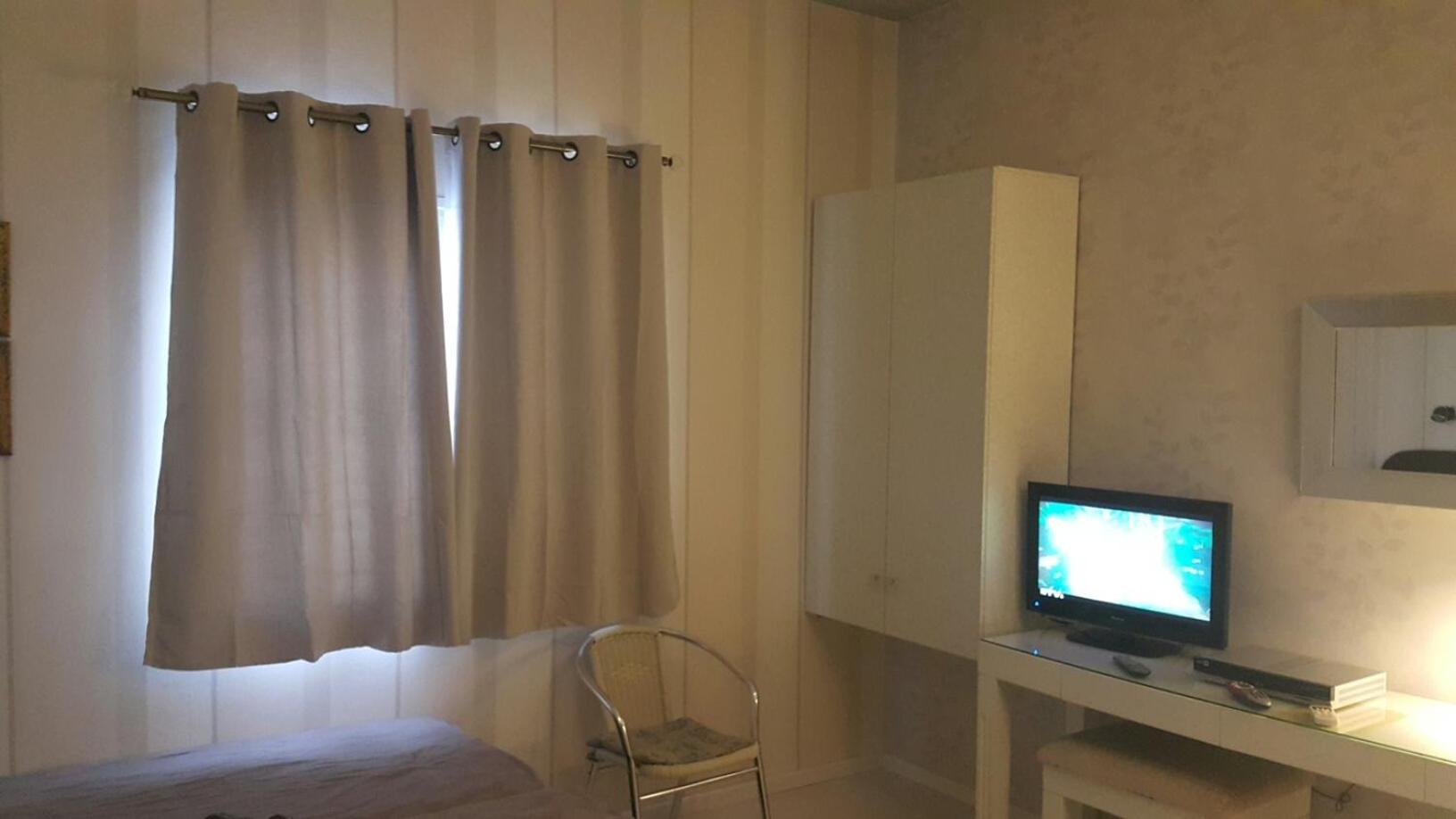 Pinsker Garden Apartment - Petah Tikva
