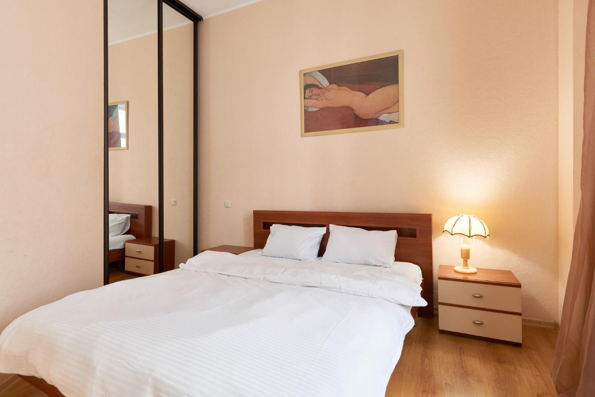 Two-bedroom apartment in the heart of Kyiv view 2