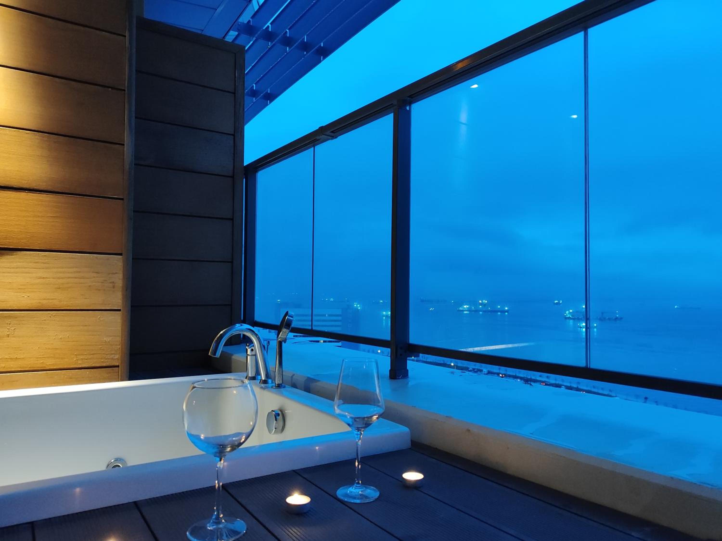 Exquisite Ottomare Suites