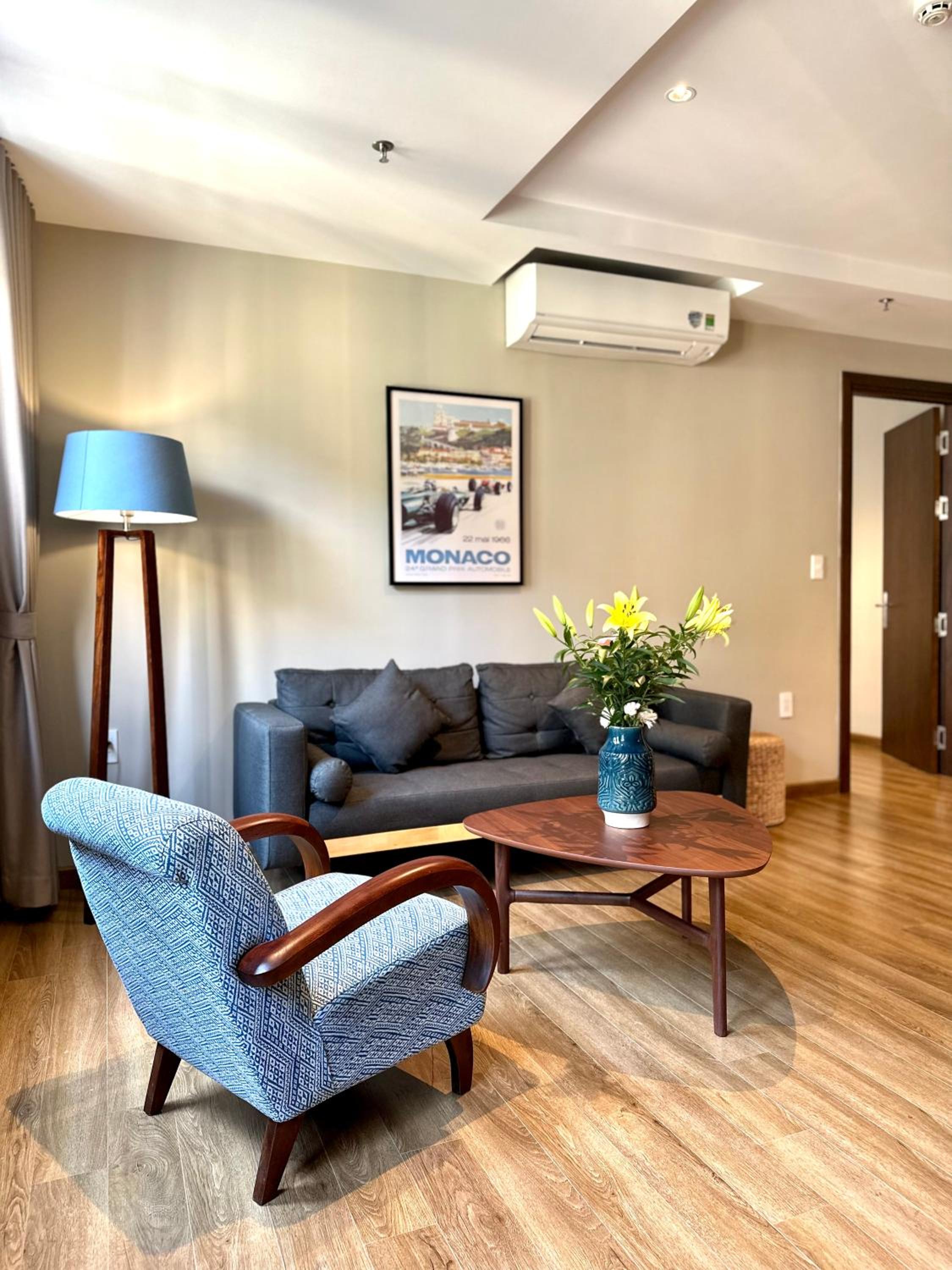 LAGOM Serviced Apartment
