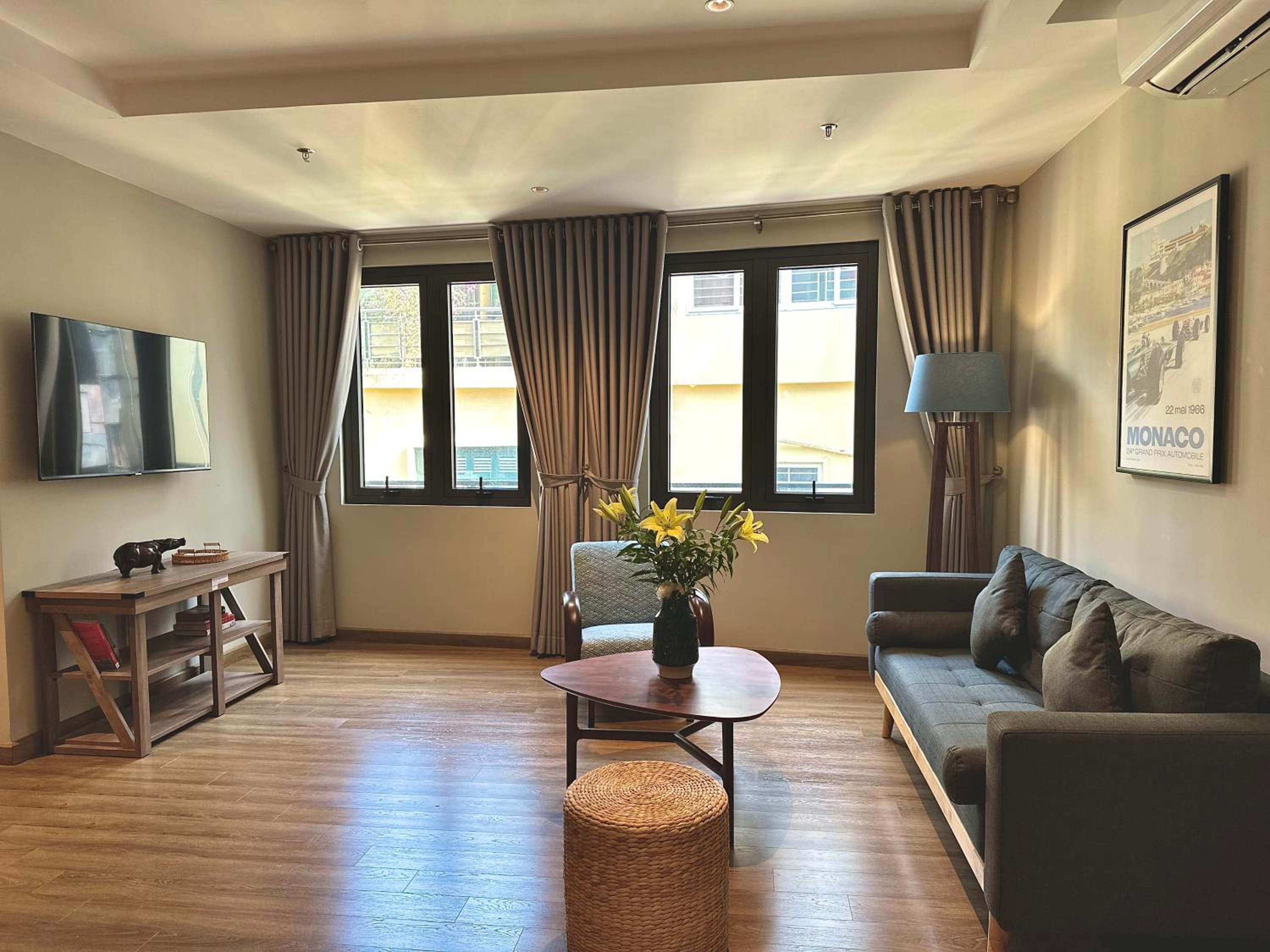 LAGOM Serviced Apartment