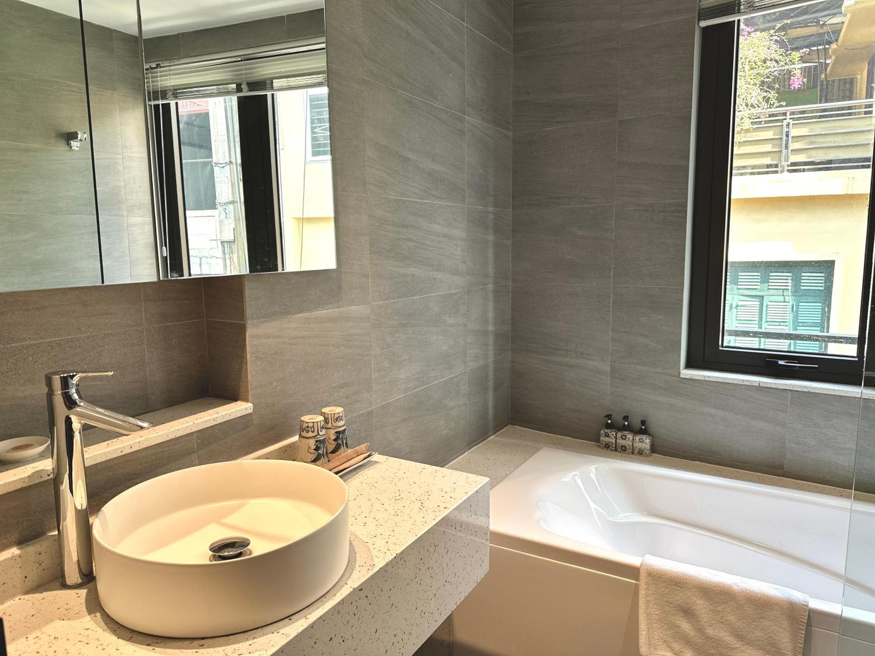 LAGOM Serviced Apartment