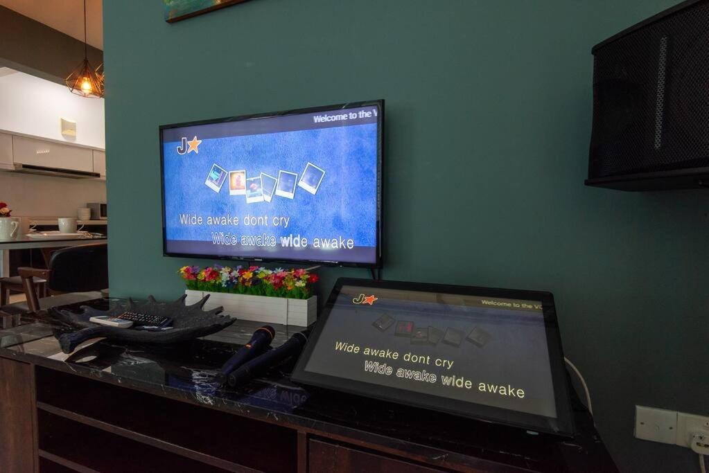 Karaoke,XBox,Foosball,Billiard,Air Hockey,Ping Pong & Board Games view 4