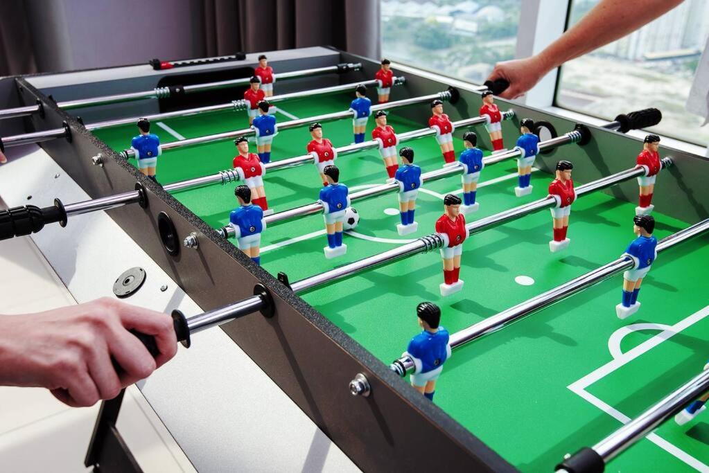 Karaoke,XBox,Foosball,Billiard,Air Hockey,Ping Pong & Board Games photo 6
