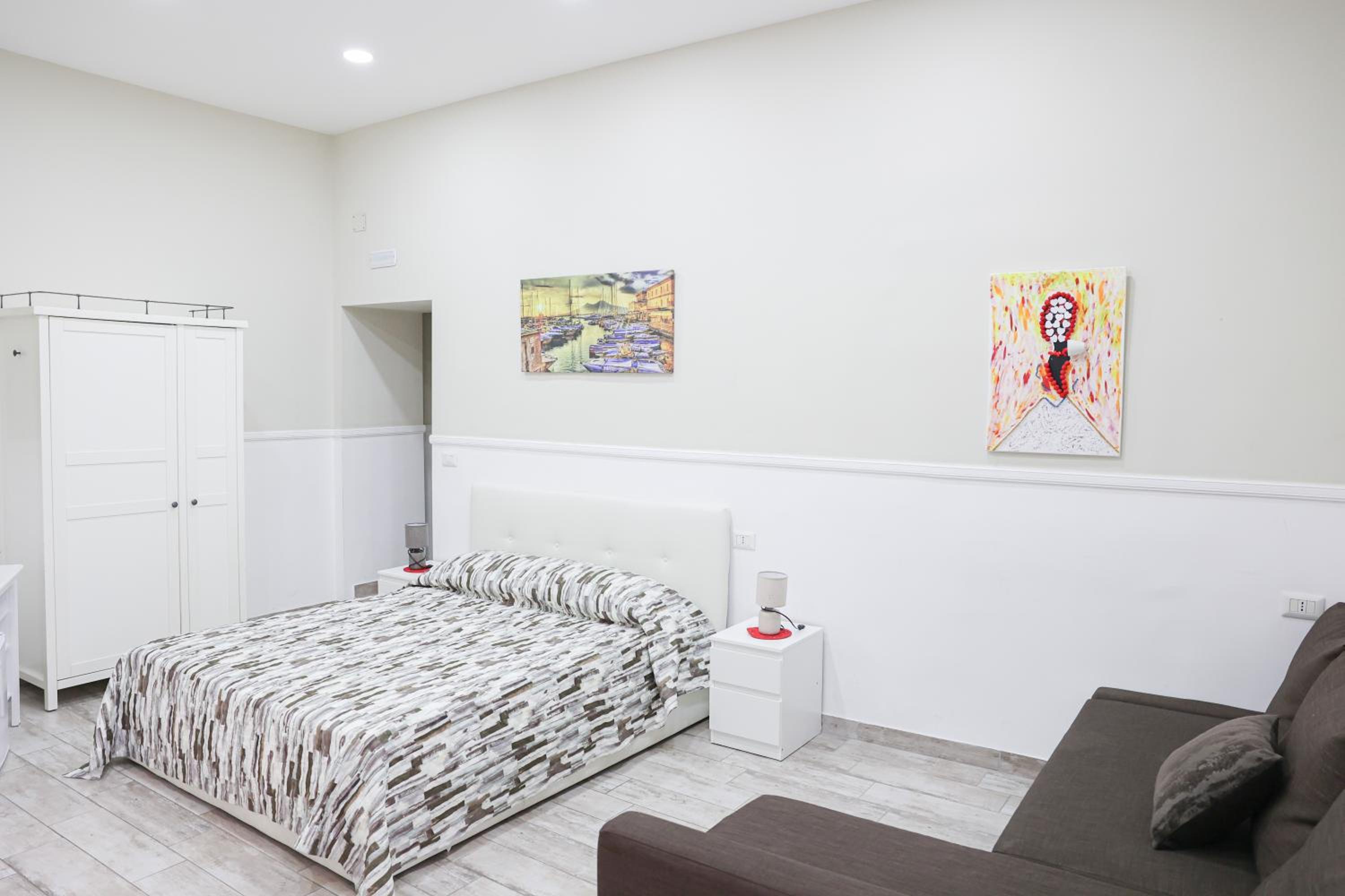 Concept b&b naples- camere moderne con balcone vicino al centro