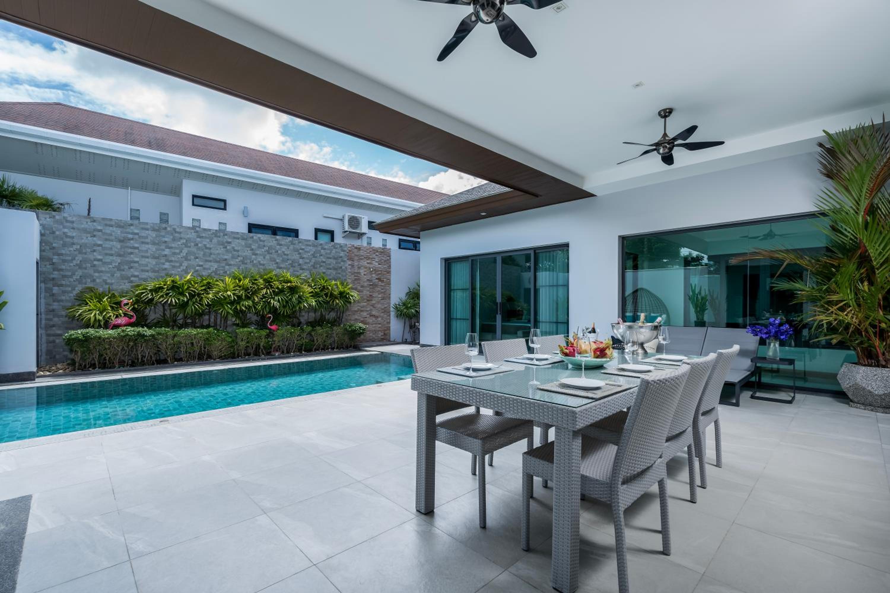 Two Flamingo Villa 1