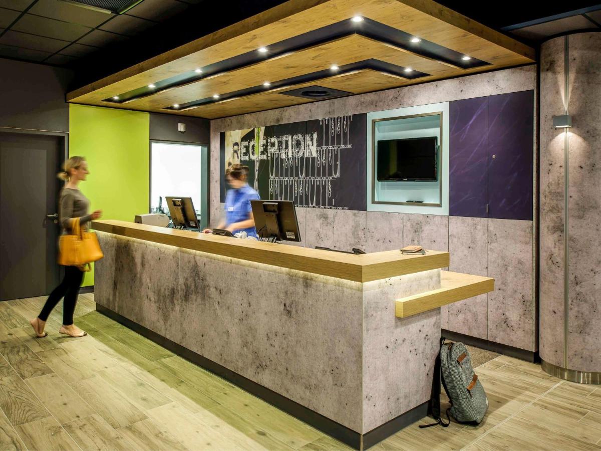 hotel reception