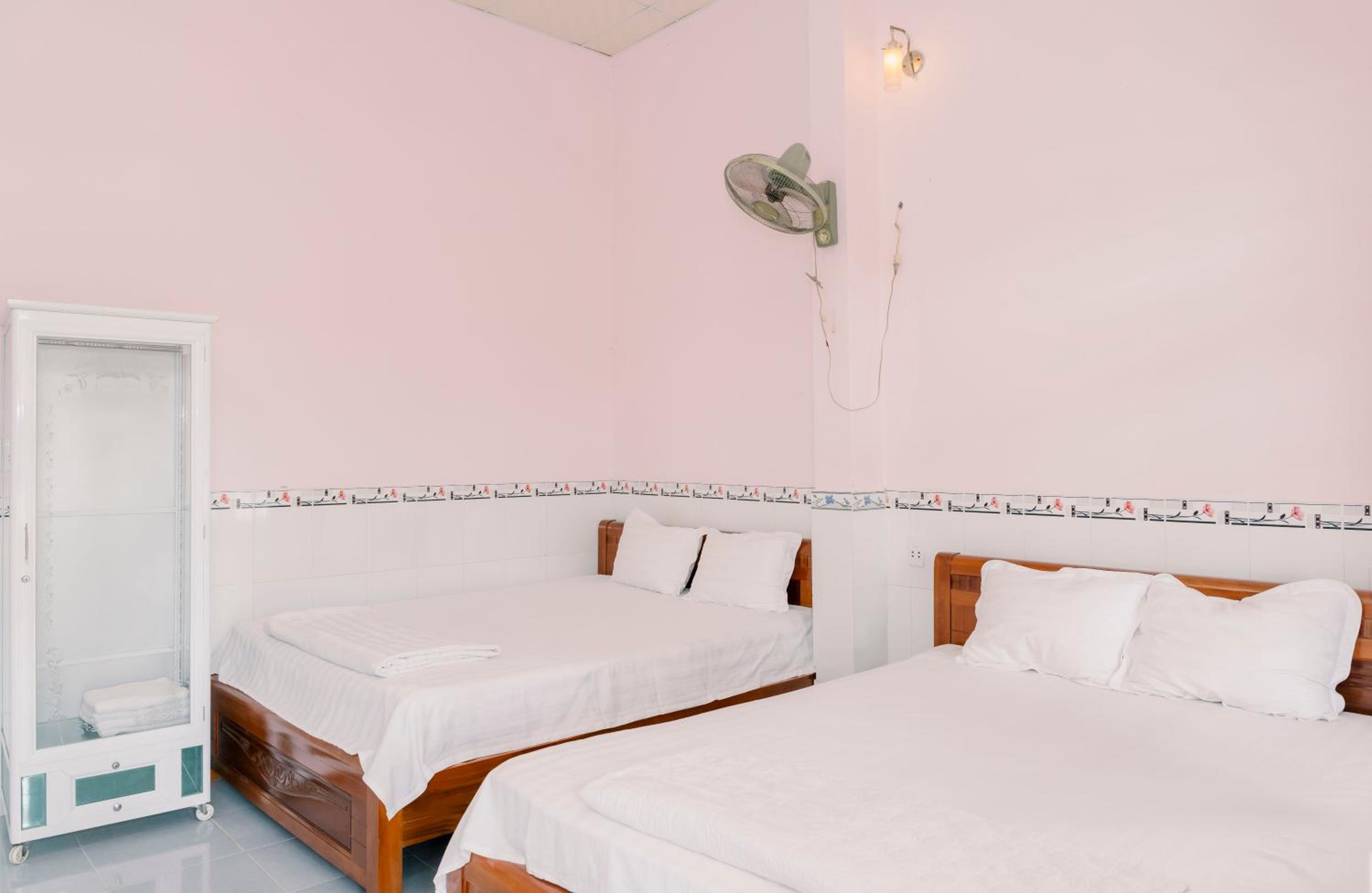 Phương Tú Hostel view 3