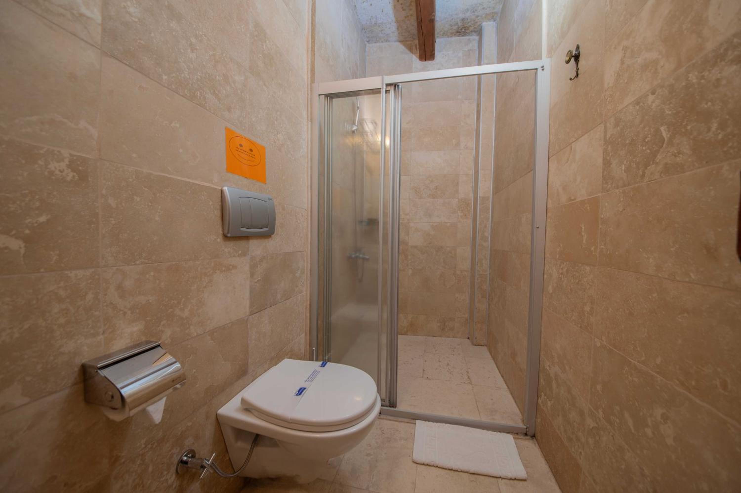 Safran Cave Hotel - Image 12