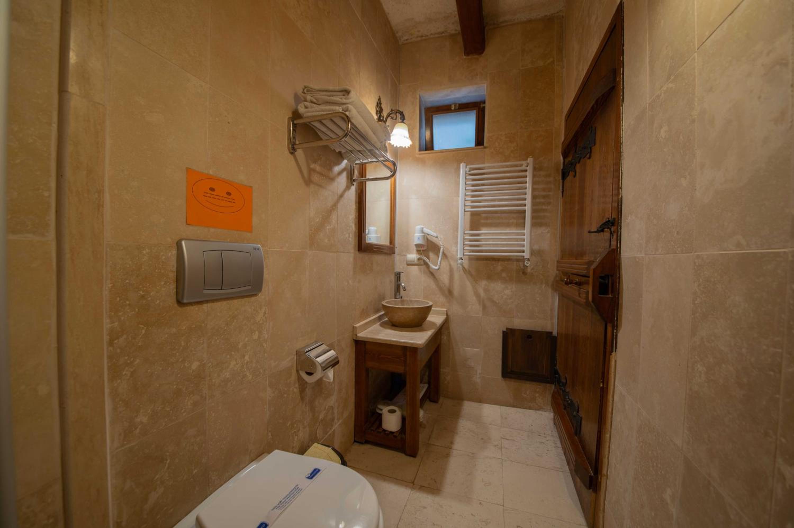 Safran Cave Hotel - Image 8
