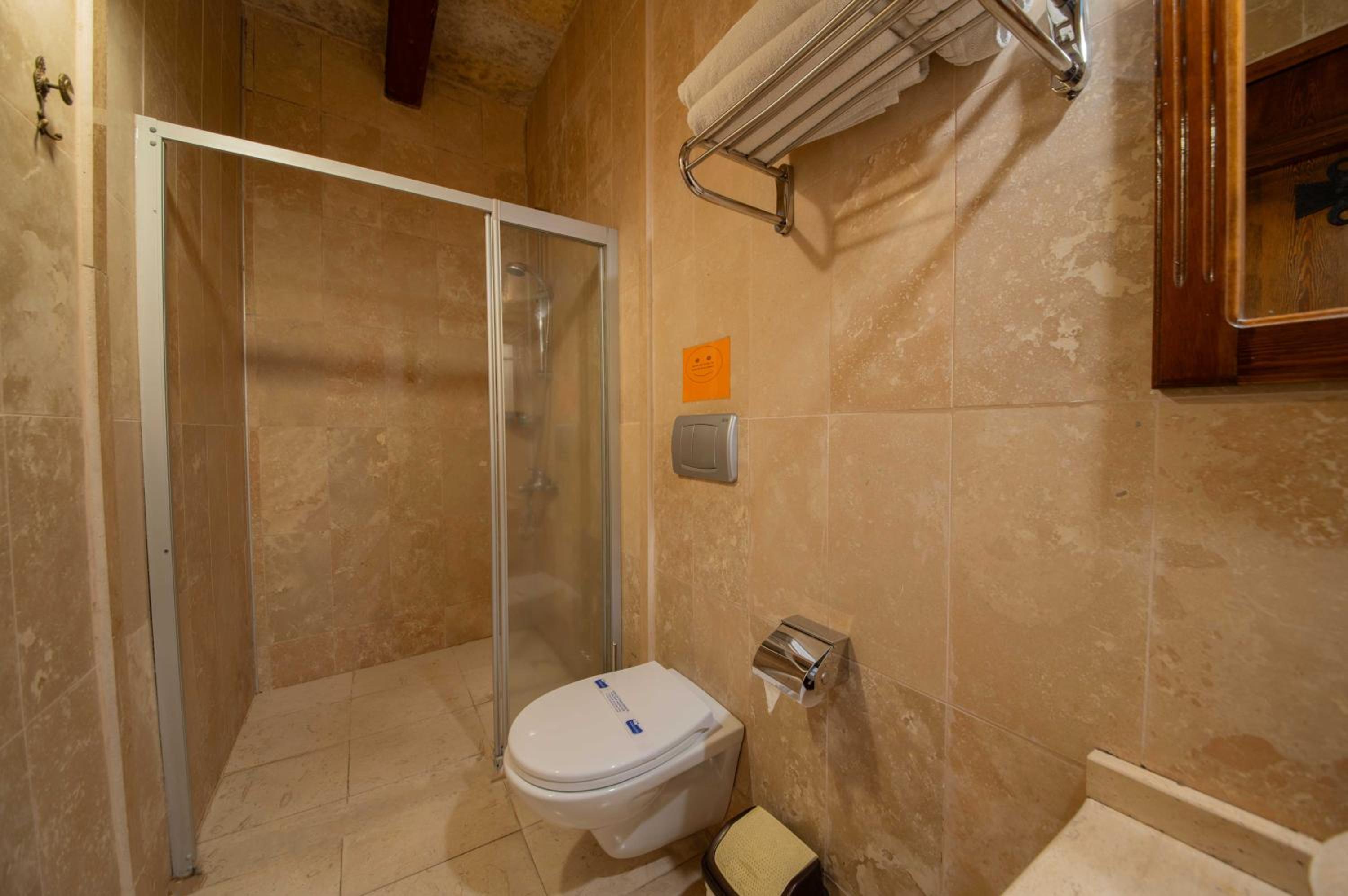 Safran Cave Hotel - Image 5