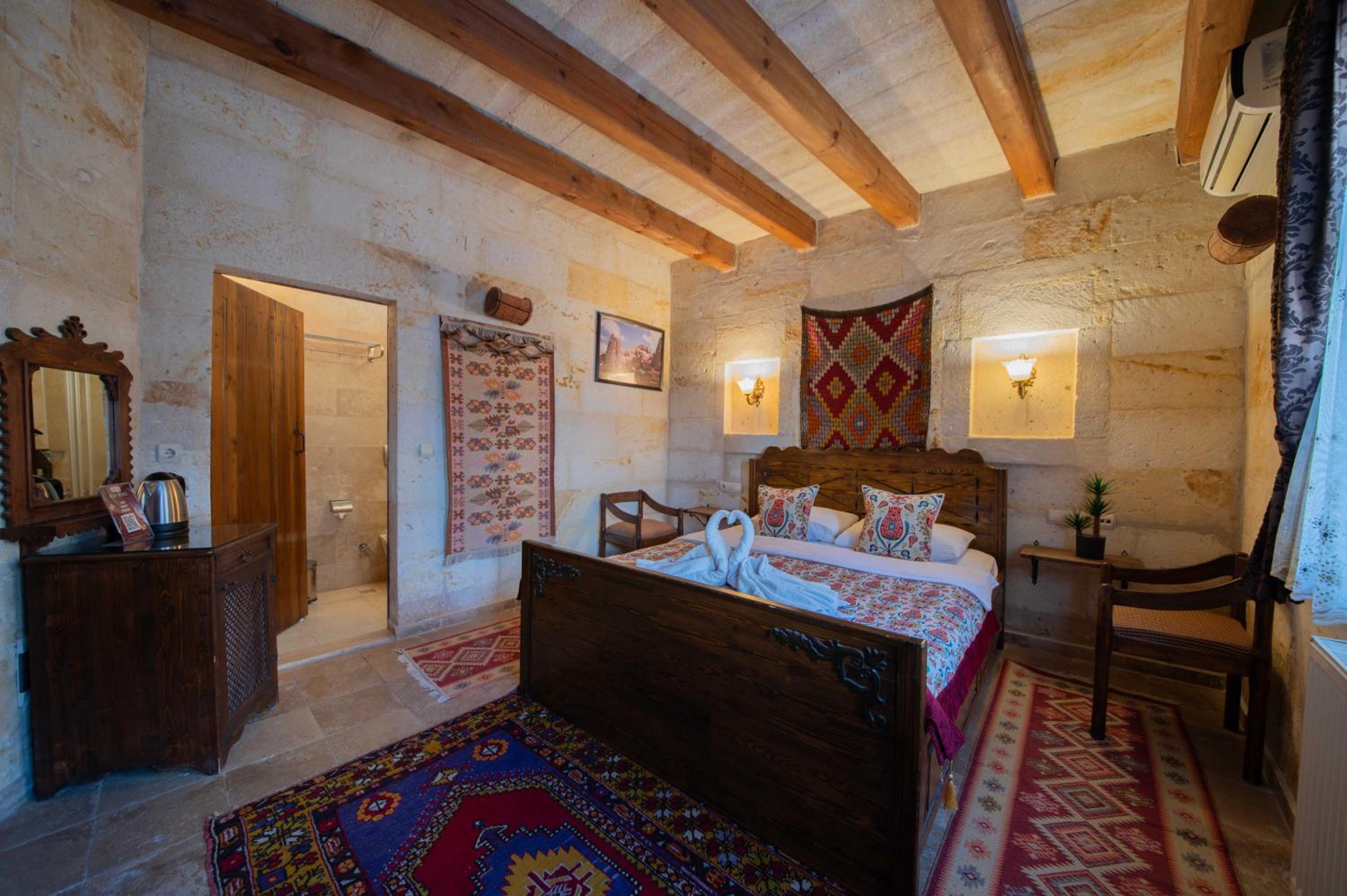 Safran Cave Hotel - Image 80