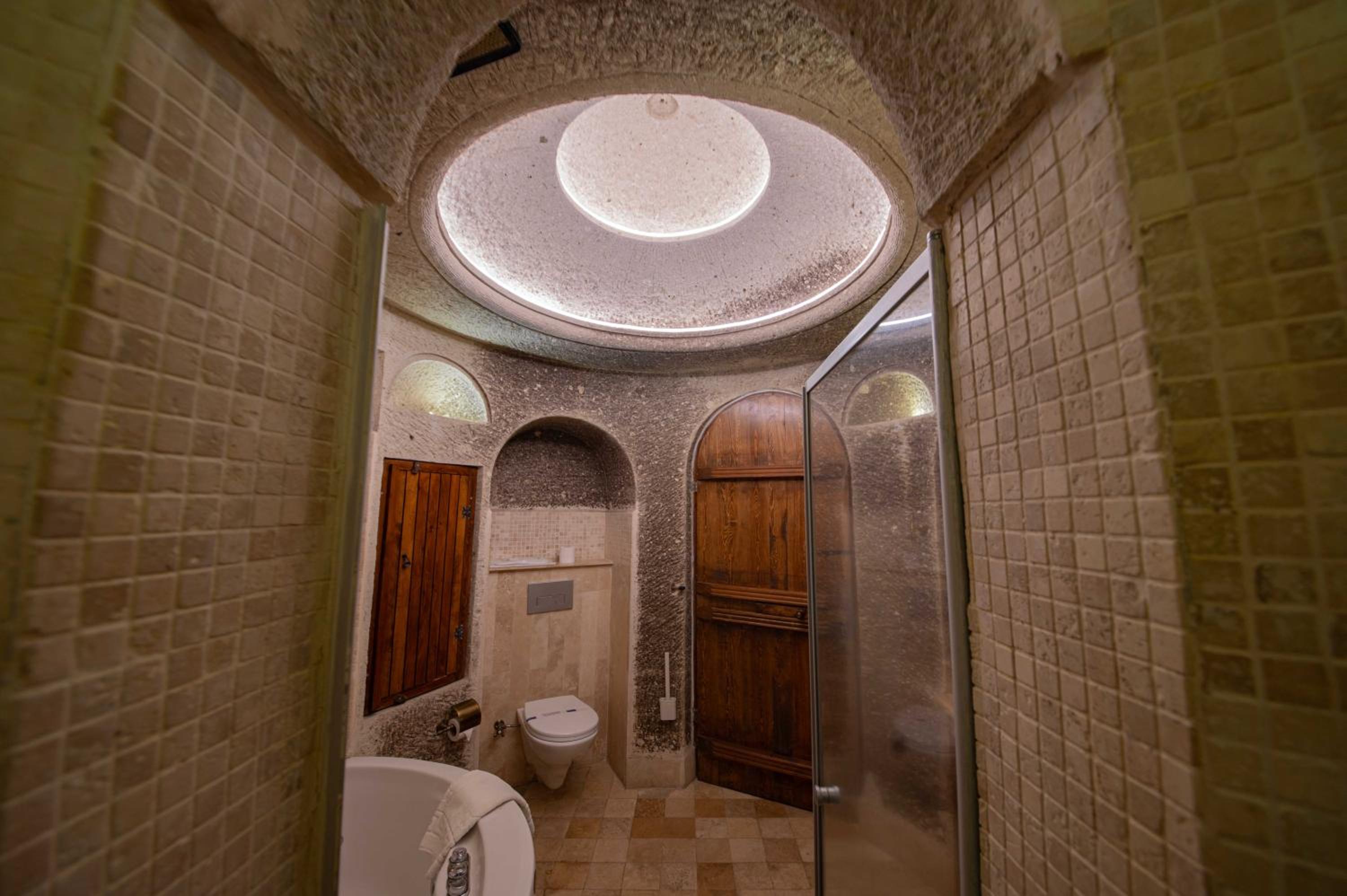 Safran Cave Hotel - Image 24