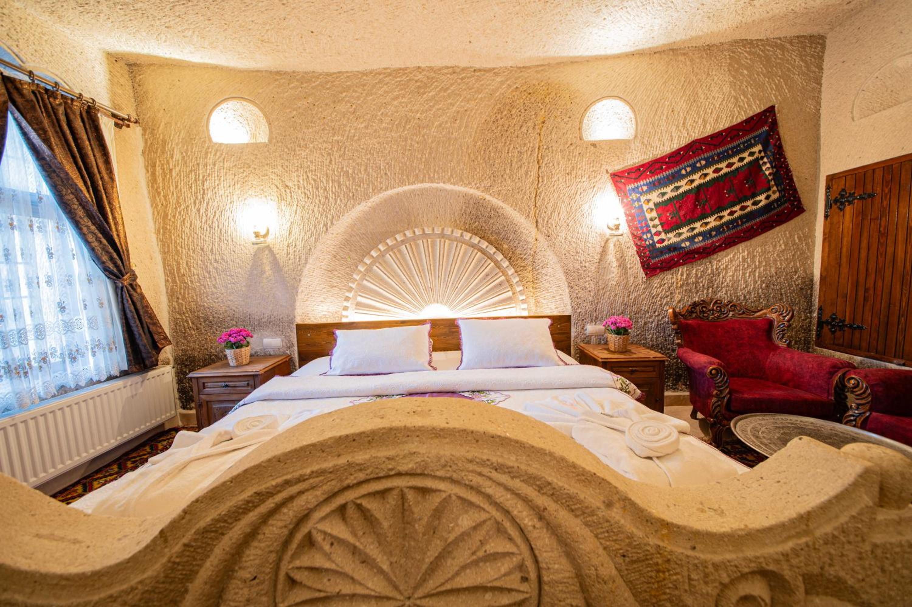 Safran Cave Hotel - Image 22