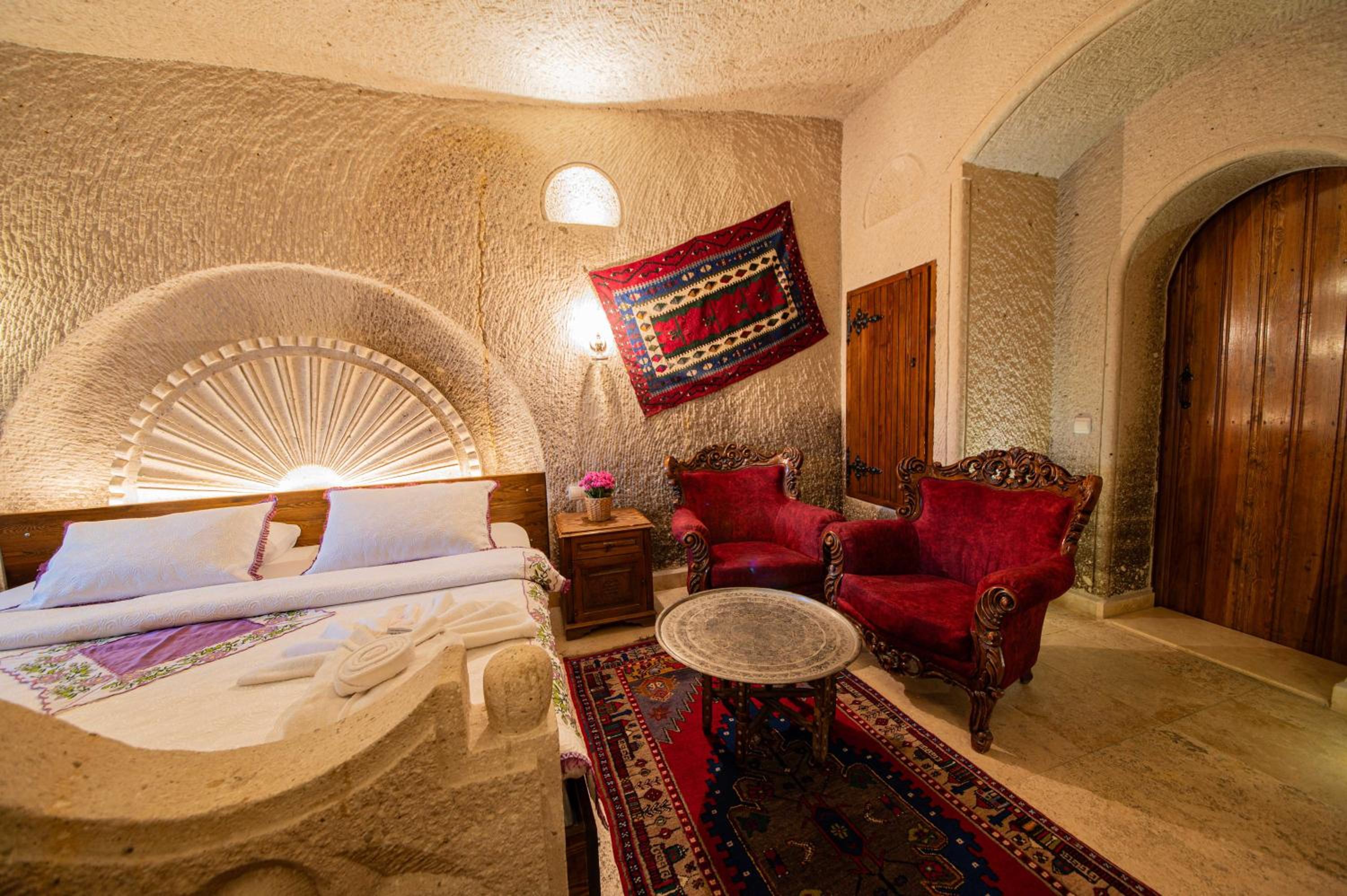 Safran Cave Hotel - Image 26