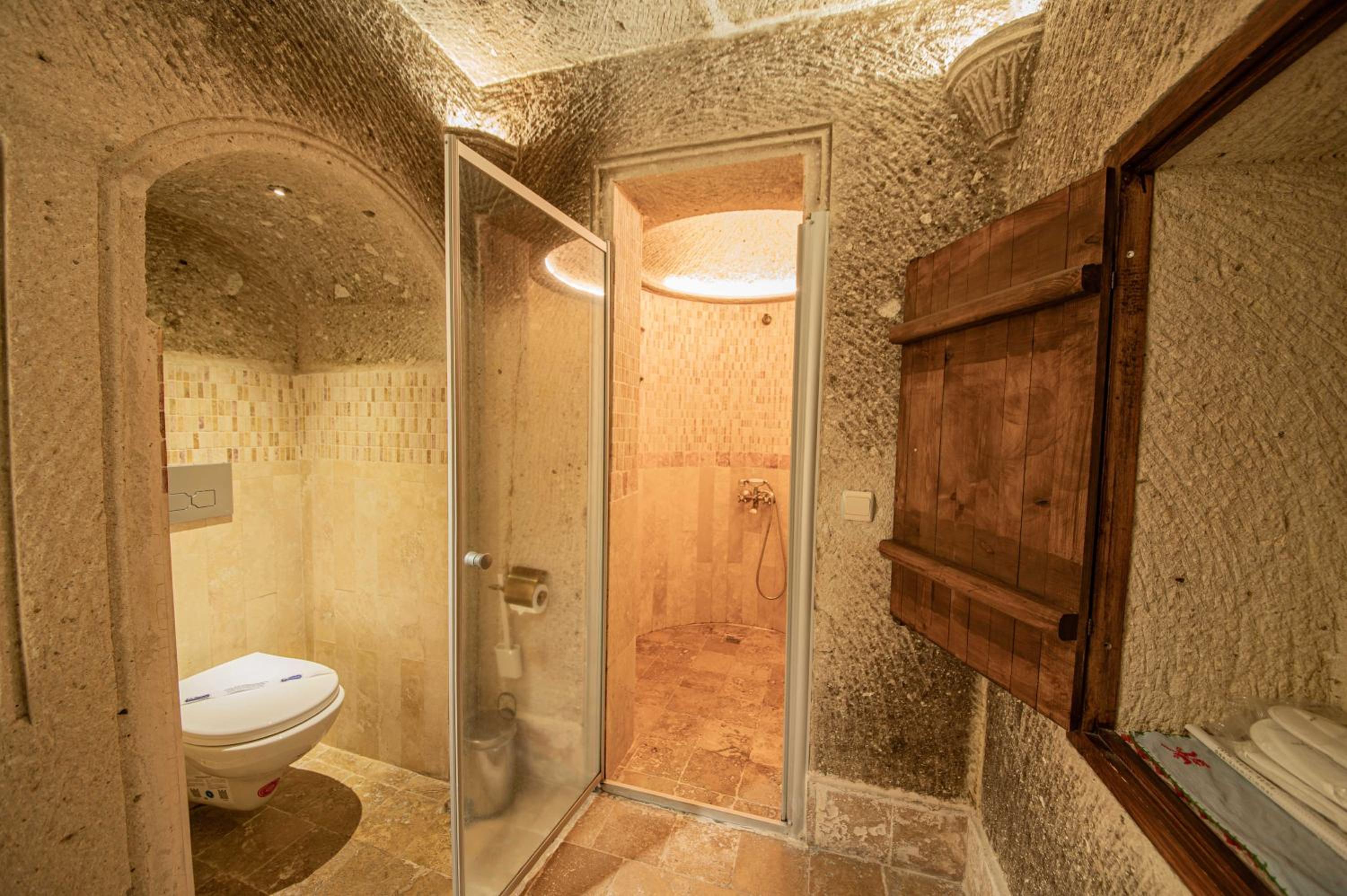Safran Cave Hotel - Image 33
