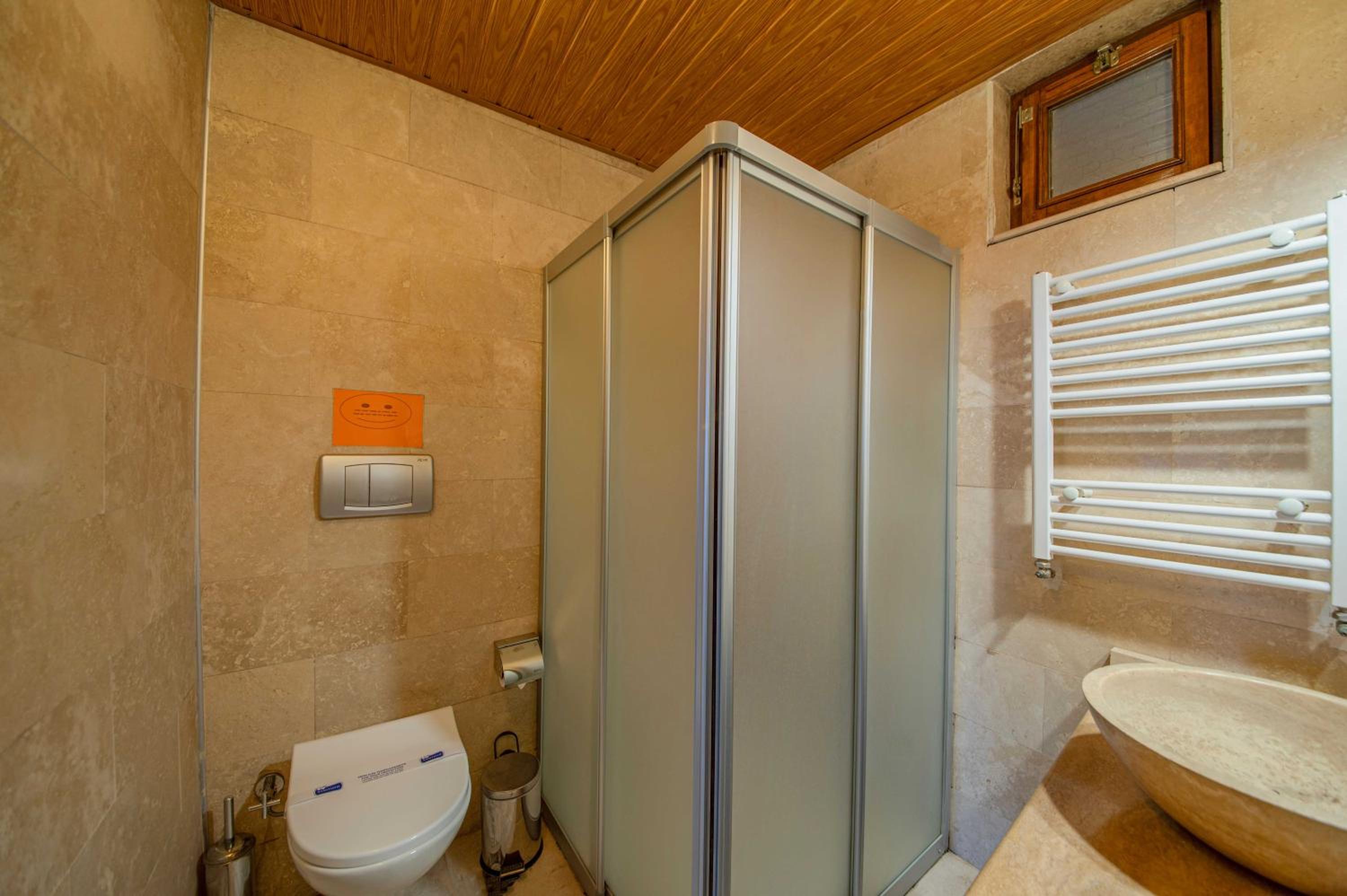 Safran Cave Hotel - Image 37