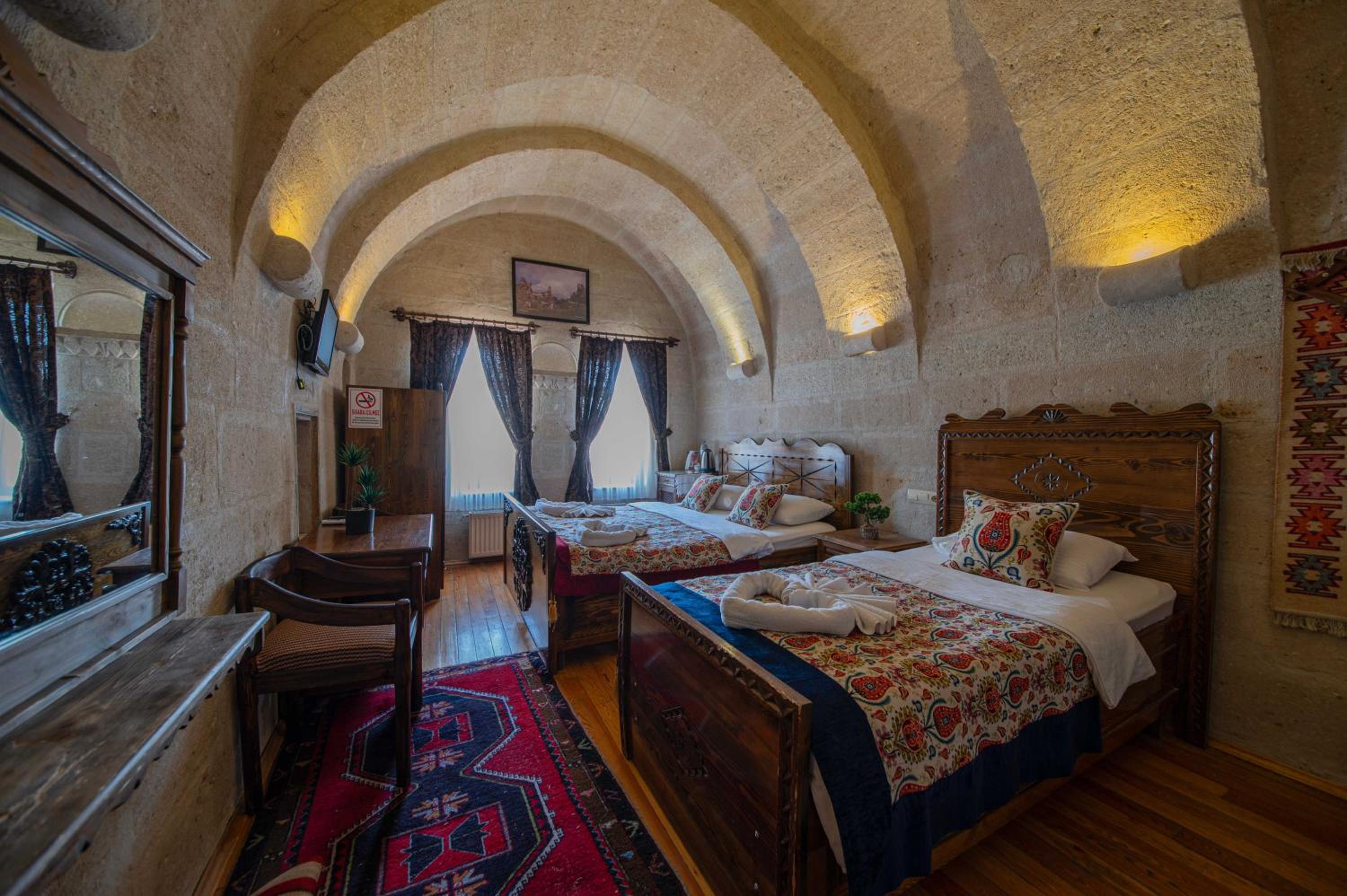 Safran Cave Hotel - Image 60
