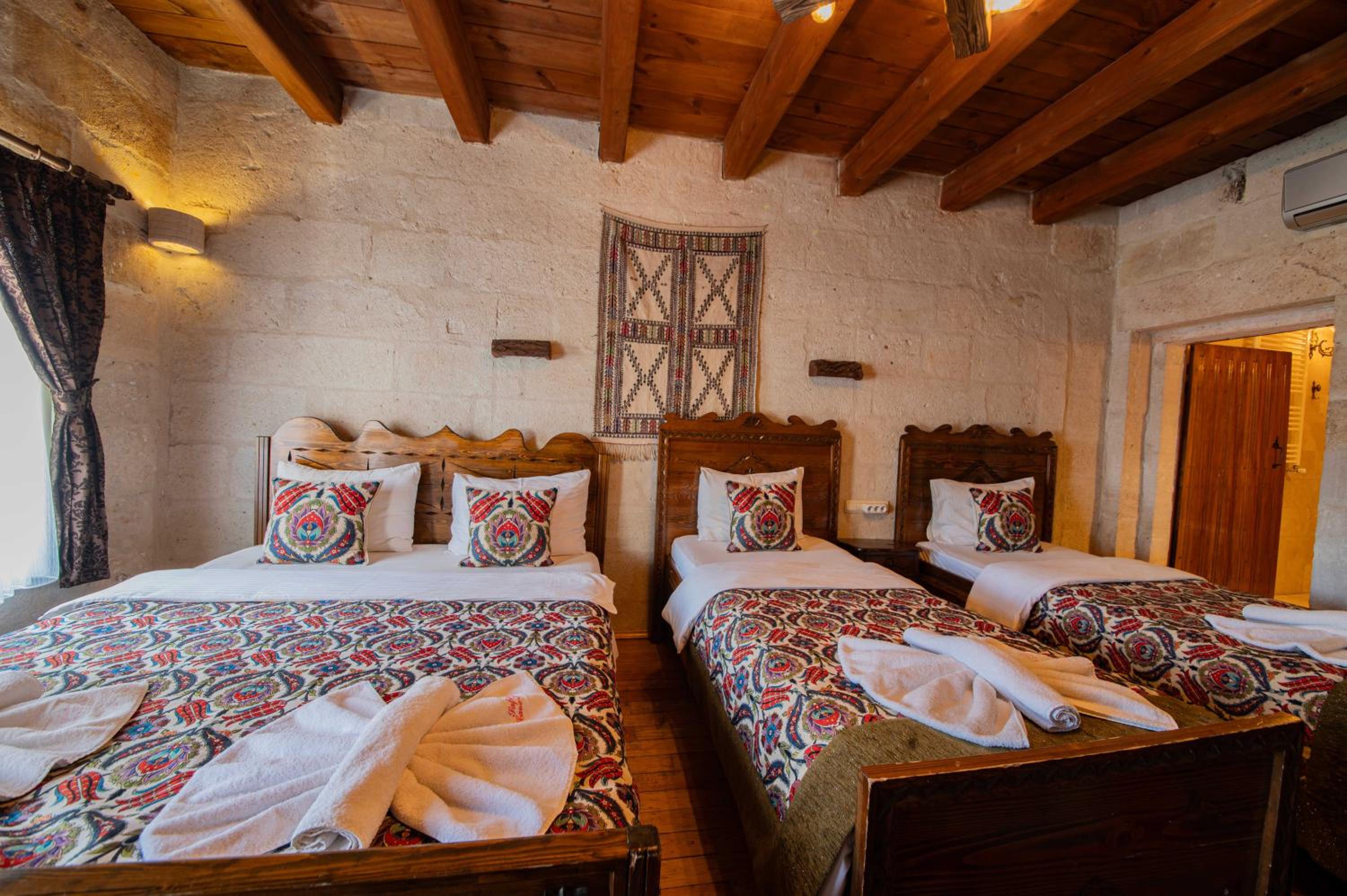 Safran Cave Hotel - Image 44