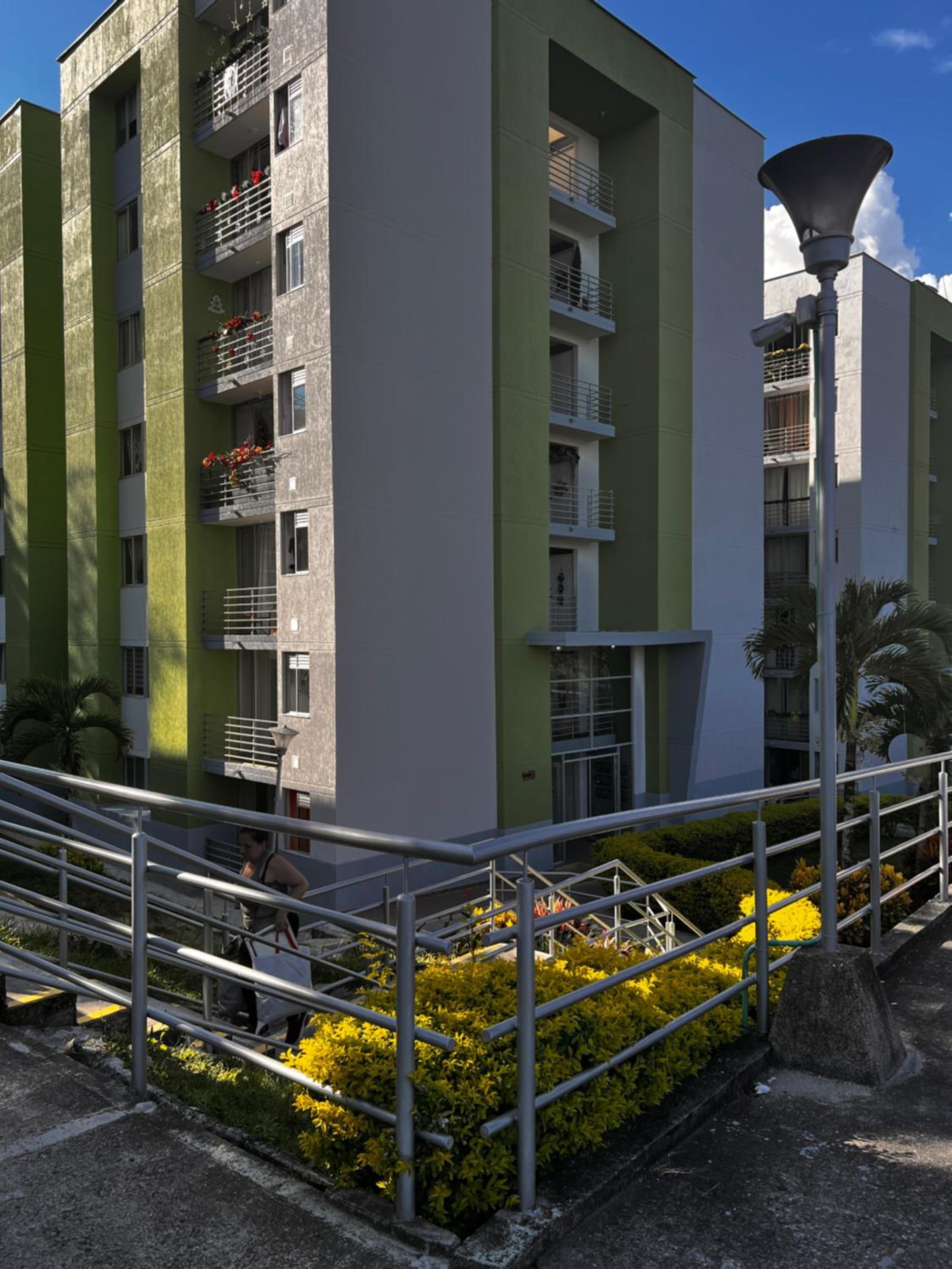 Ibague, Apartamento amoblado, cómodo y bien ubicado cerca al centro comercial la estación