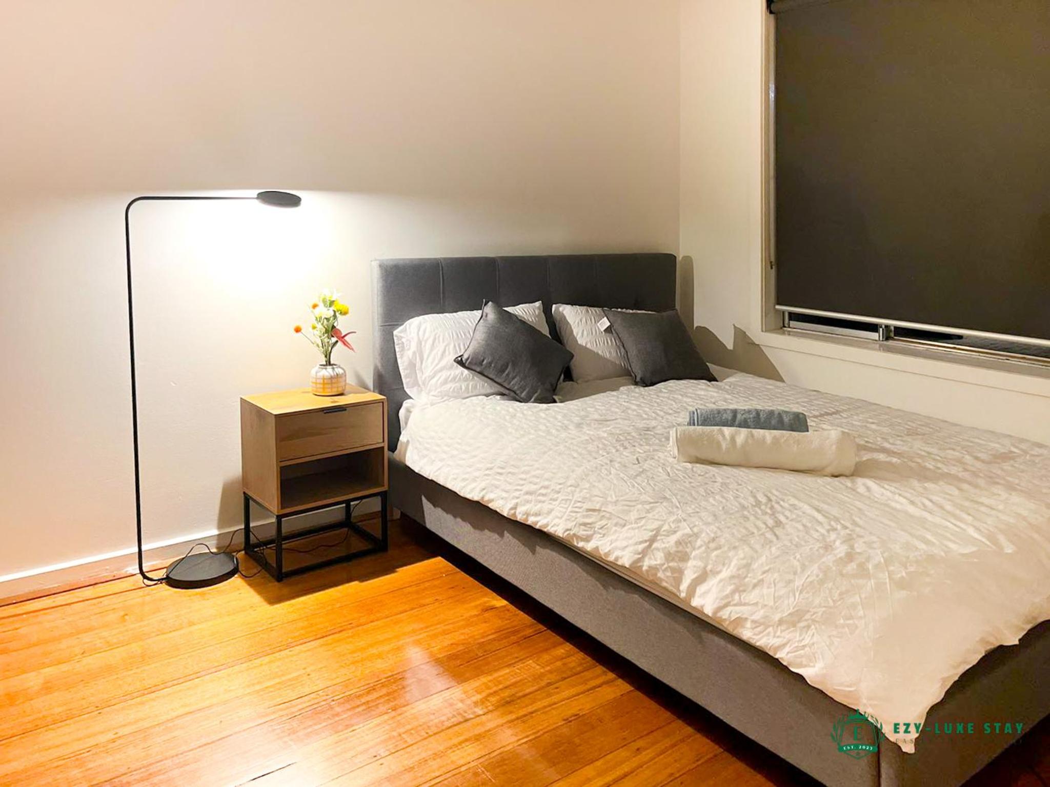 Near Monash cozy townhouse for 4 guests