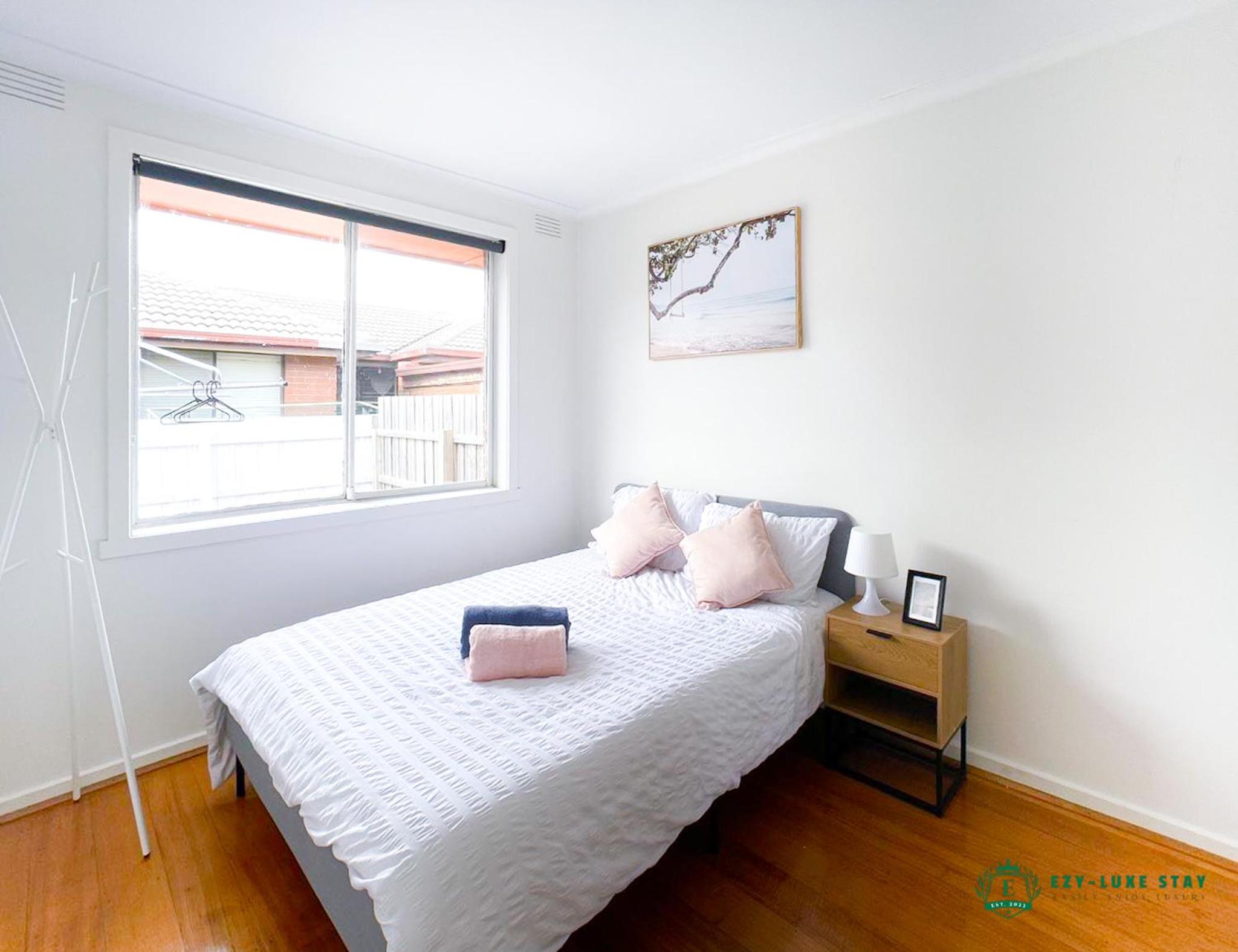 Near Monash cozy townhouse for 4 guests