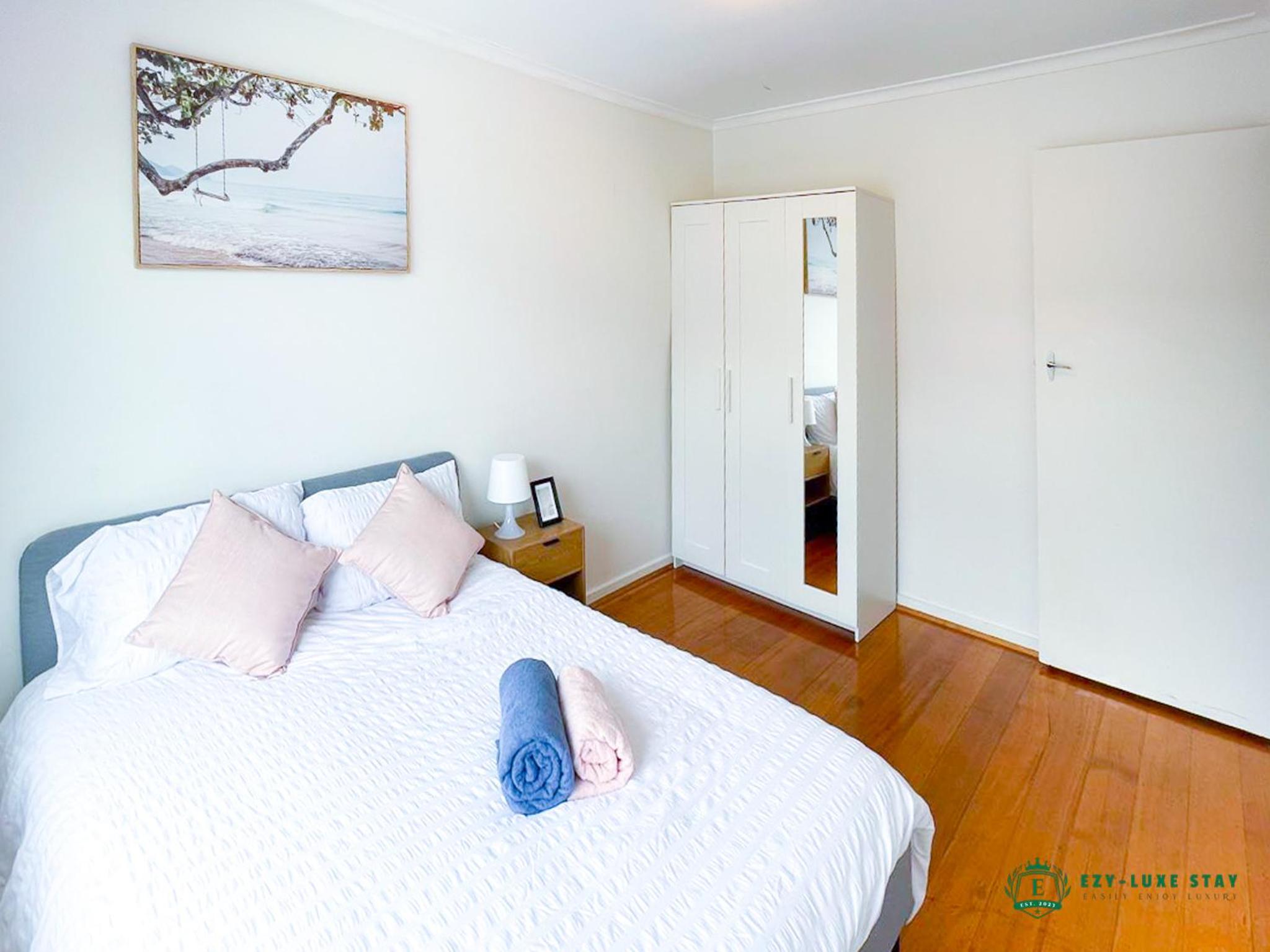 Near Monash cozy townhouse for 4 guests