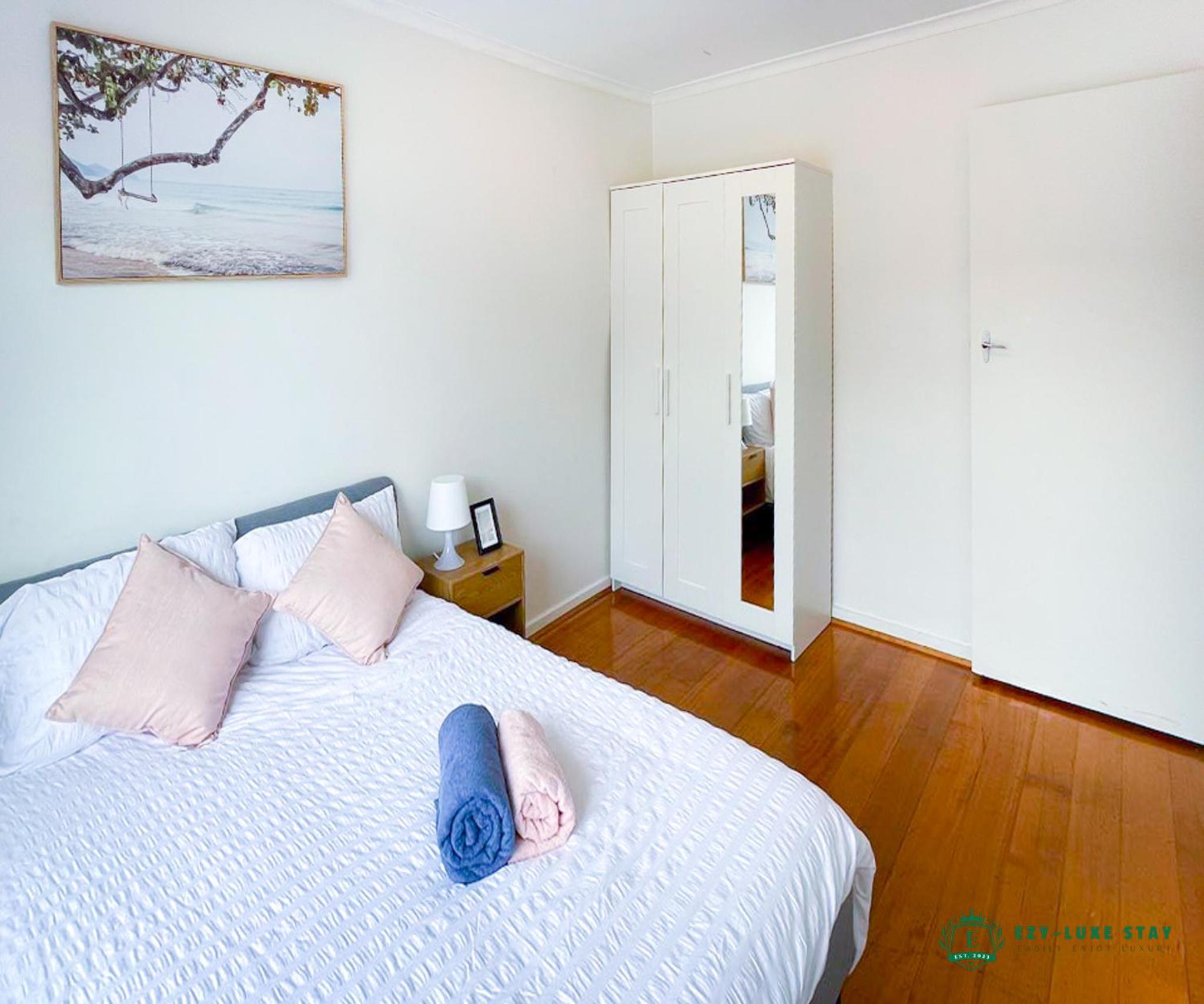 Near Monash cozy townhouse for 4 guests