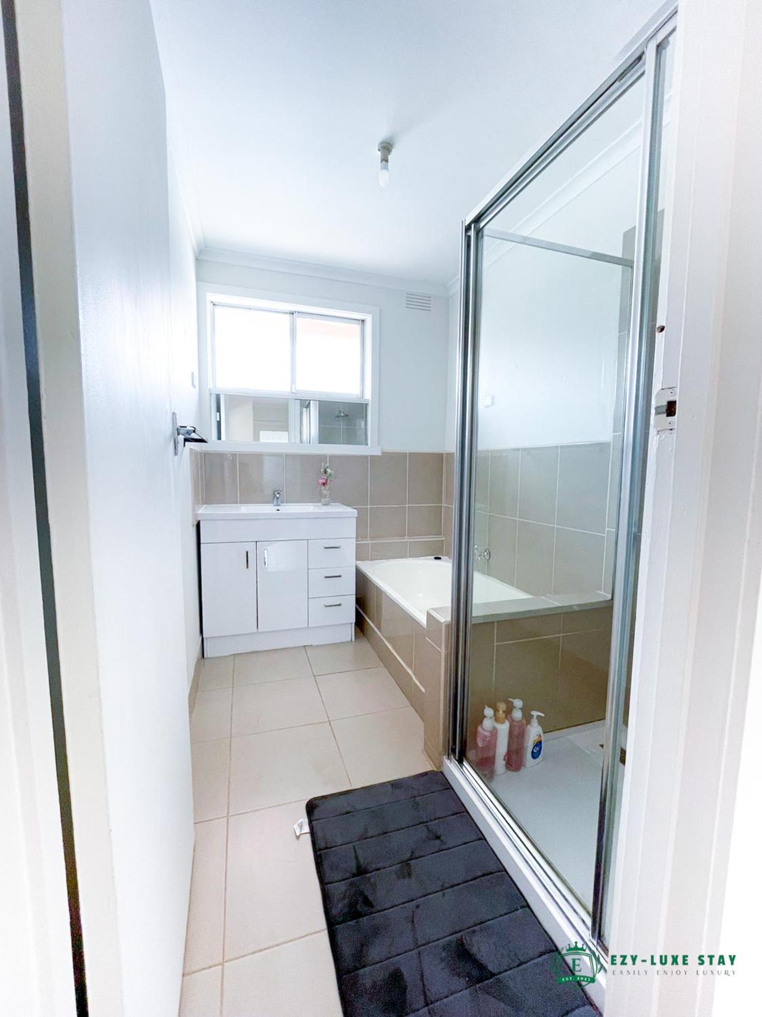 Near Monash cozy townhouse for 4 guests