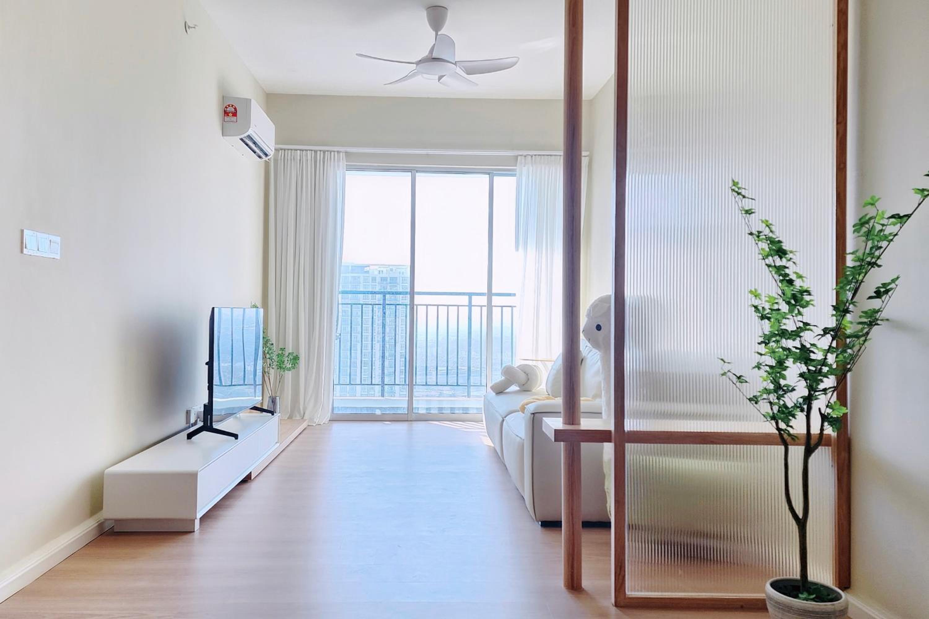 Home Cinema - BM City Centre - 4km to Icon City at The Metropol Muji Style Apartment photo 1