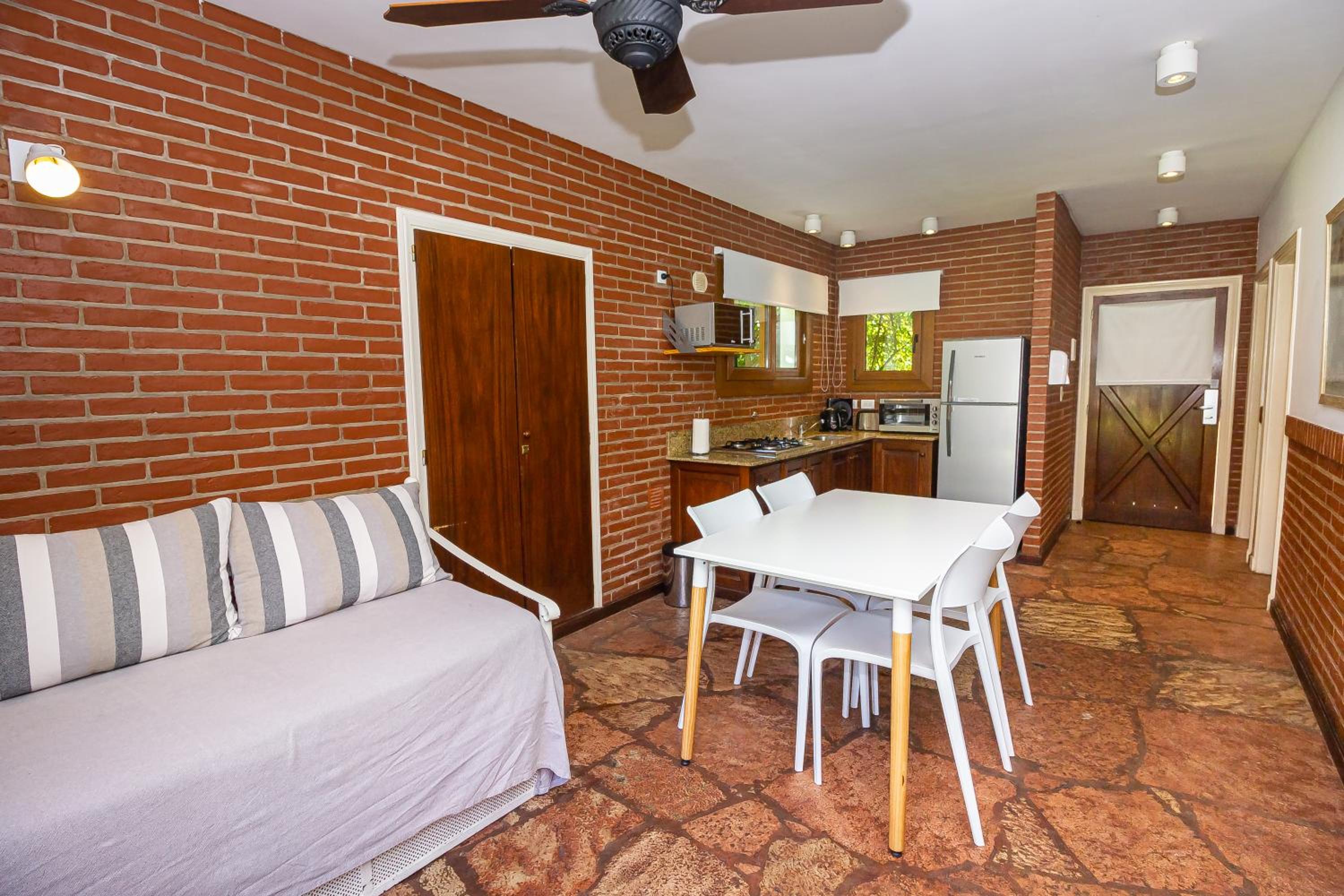 Punta Cerezo Apart