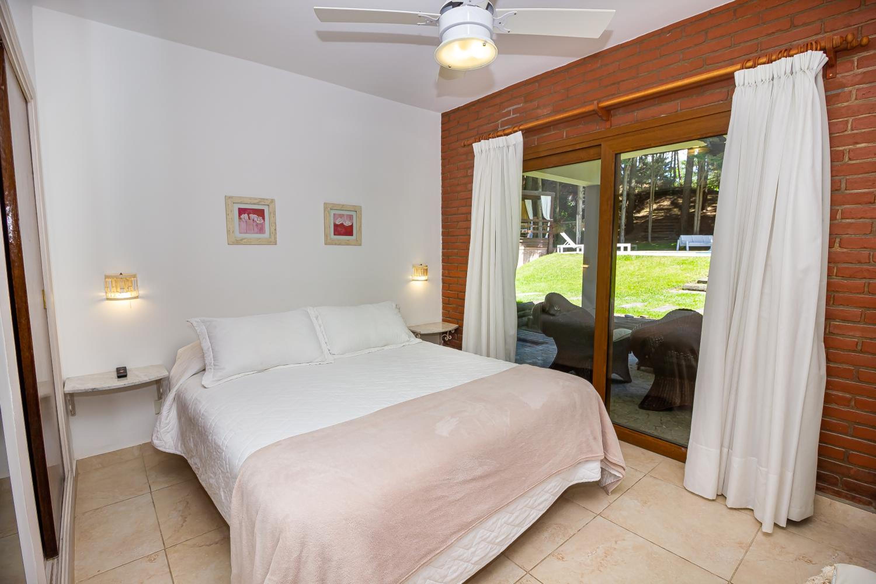Punta Cerezo Apart