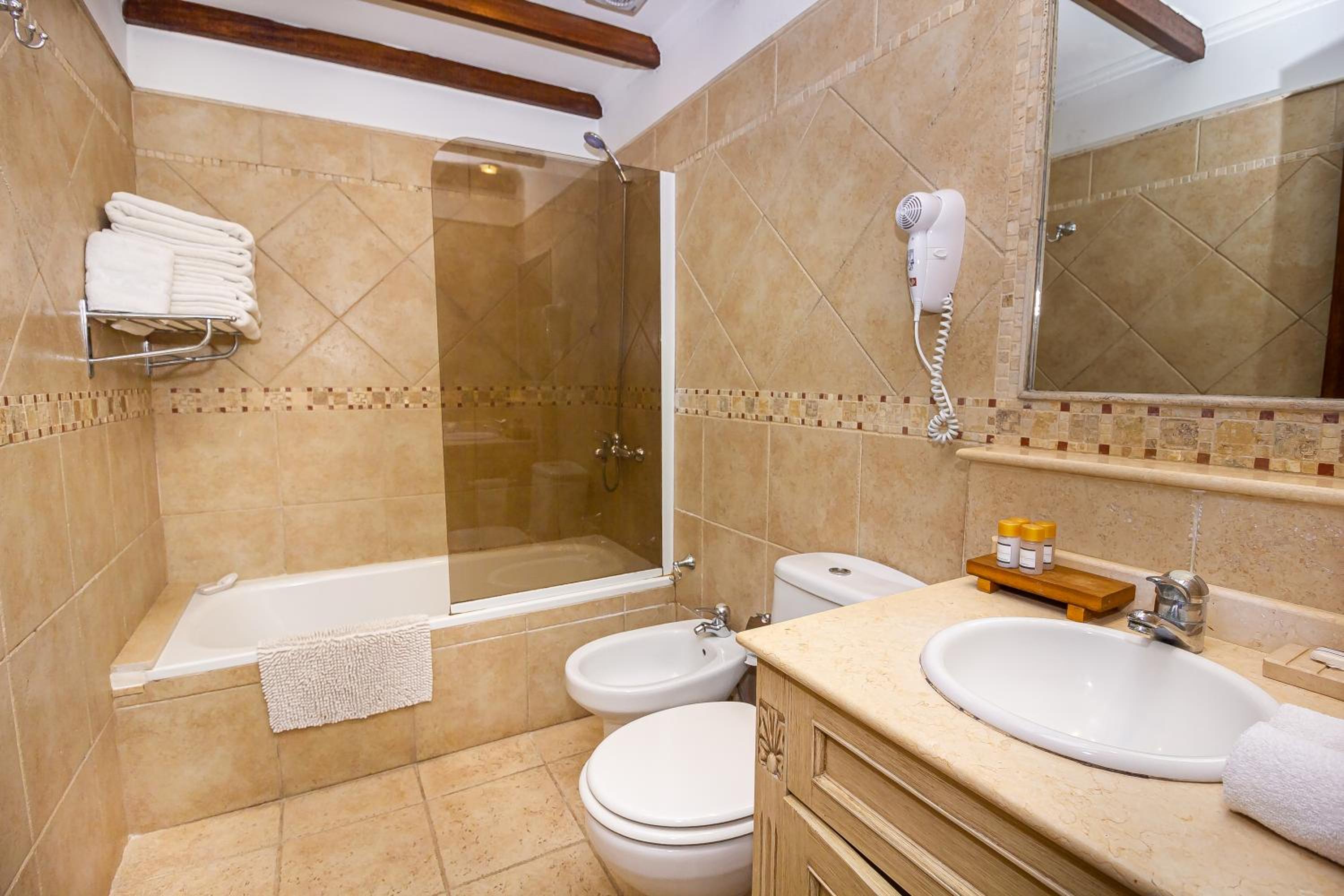 Punta Cerezo Apart