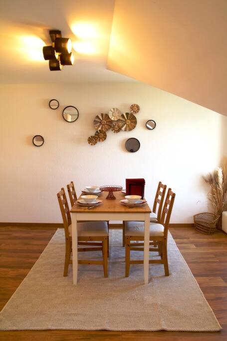 Geräumige und stylische Wohnung mit Weitsicht