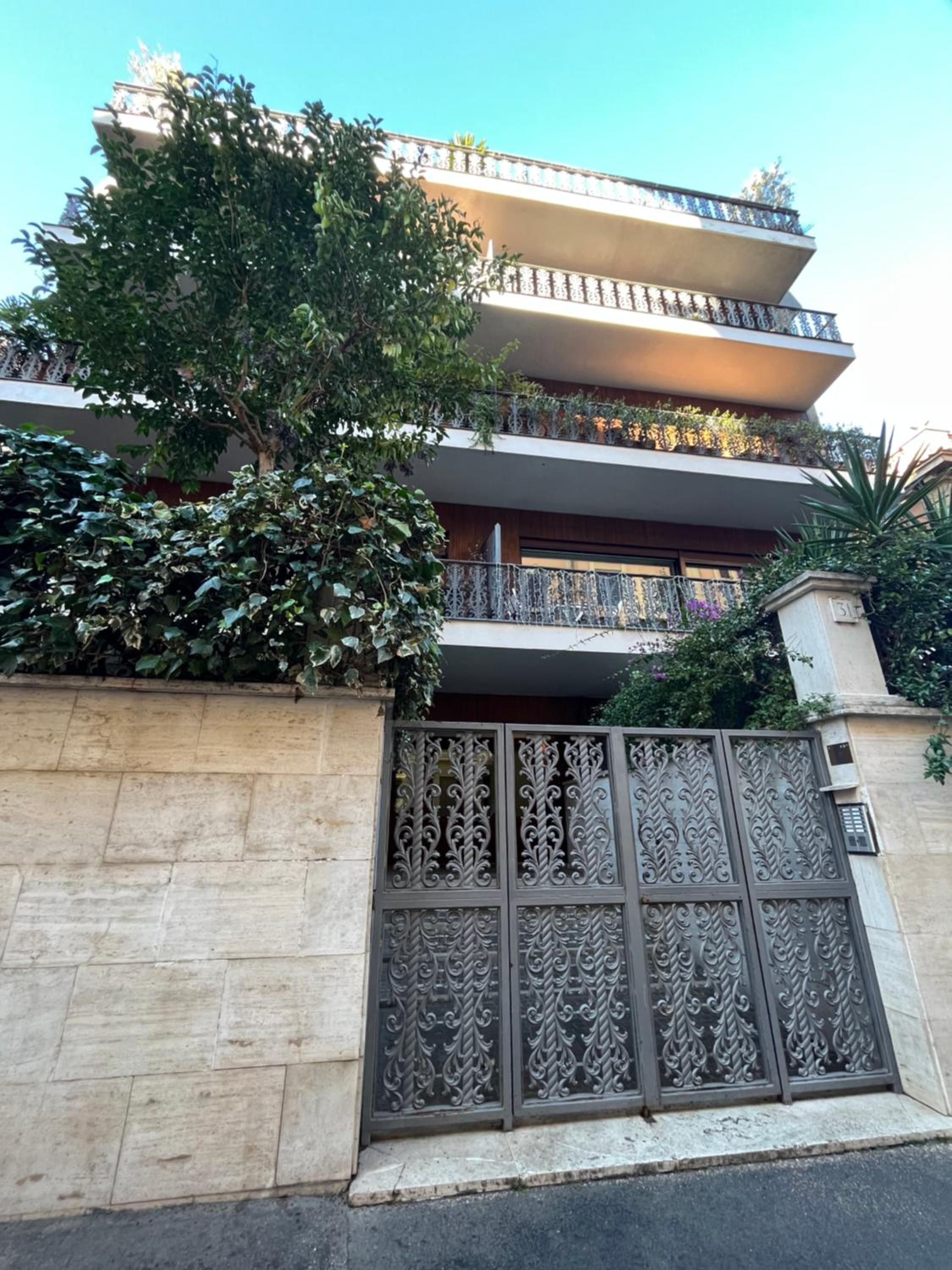 Savoia House, modern apartment near Villa Borghese