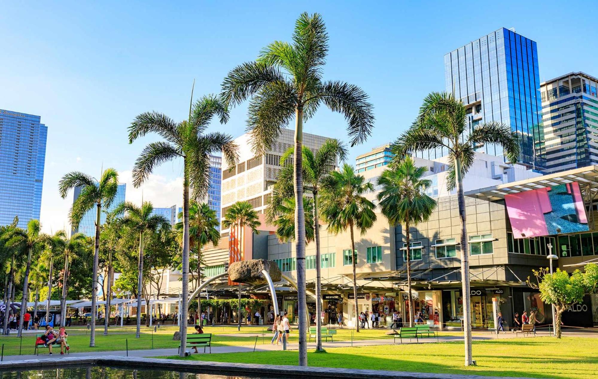 BGC 1BR, Steps to Mitsukoshi & Uptown Malls, 300Mbps Fiber 14F view 5
