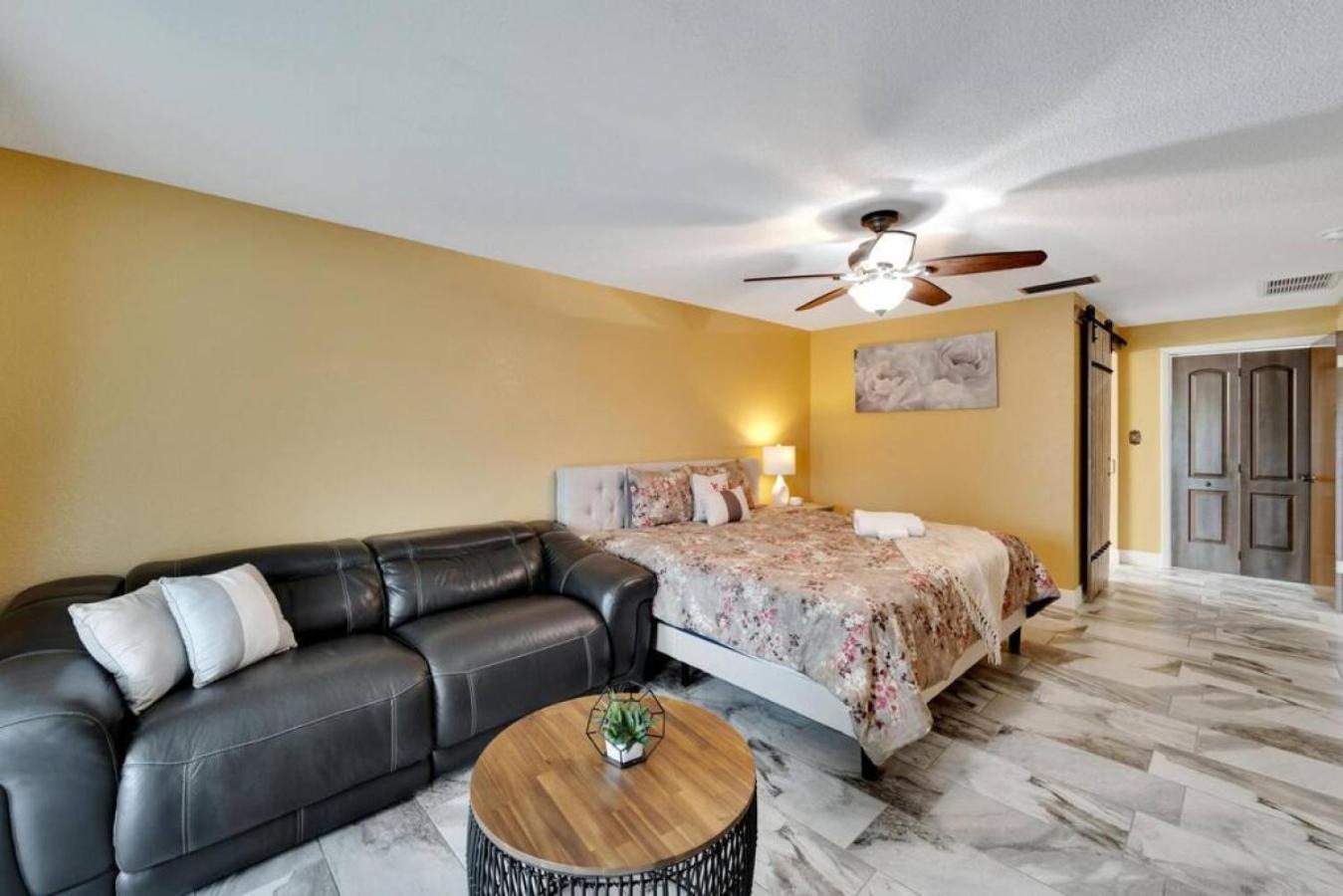 Stunning 3BR Home offers water view Minutes to the Beach
