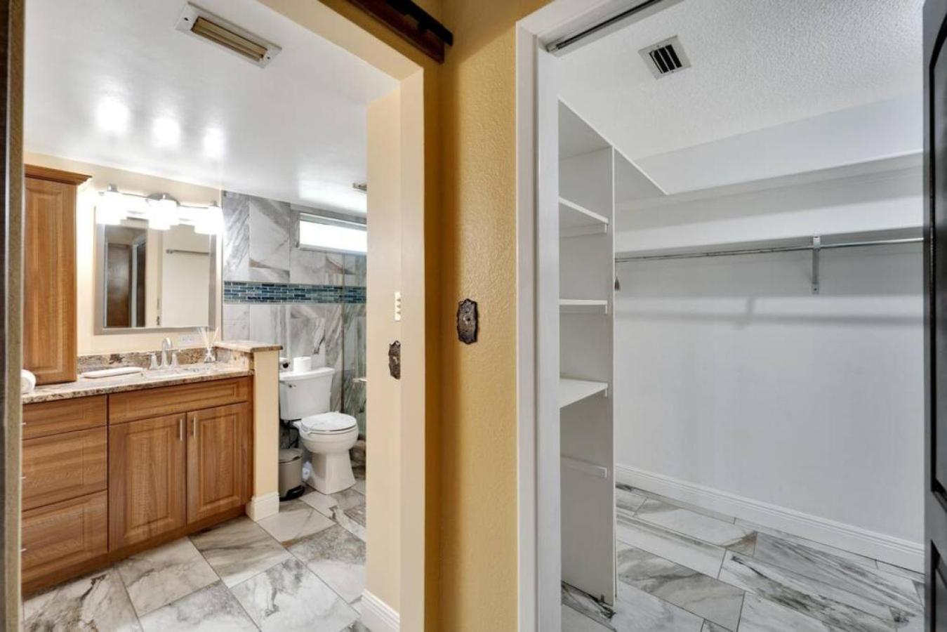 Stunning 3BR Home offers water view Minutes to the Beach