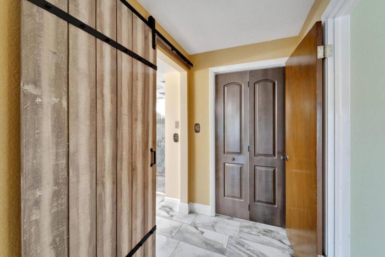 Stunning 3BR Home offers water view Minutes to the Beach