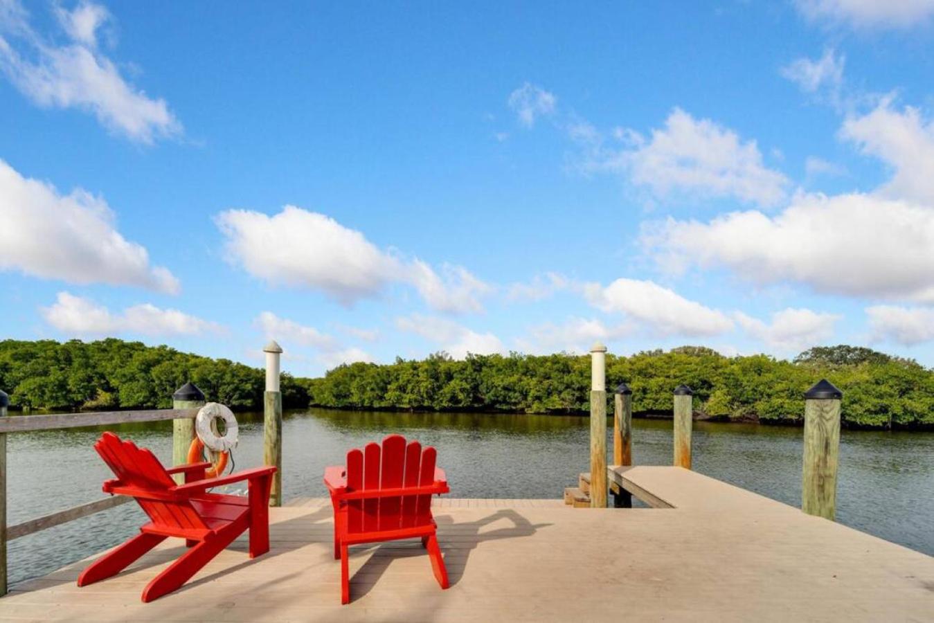 Stunning 3BR Home offers water view Minutes to the Beach