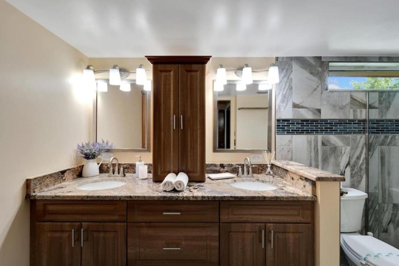 Stunning 3BR Home offers water view Minutes to the Beach