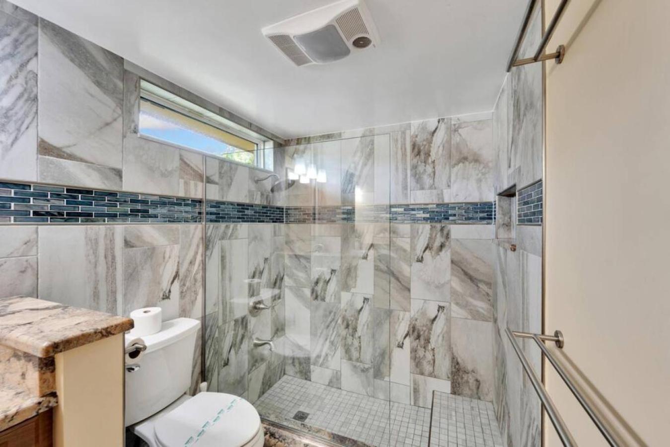 Stunning 3BR Home offers water view Minutes to the Beach