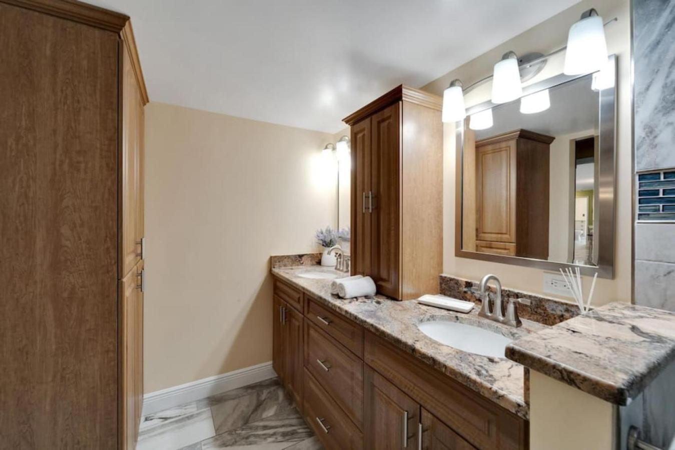 Stunning 3BR Home offers water view Minutes to the Beach